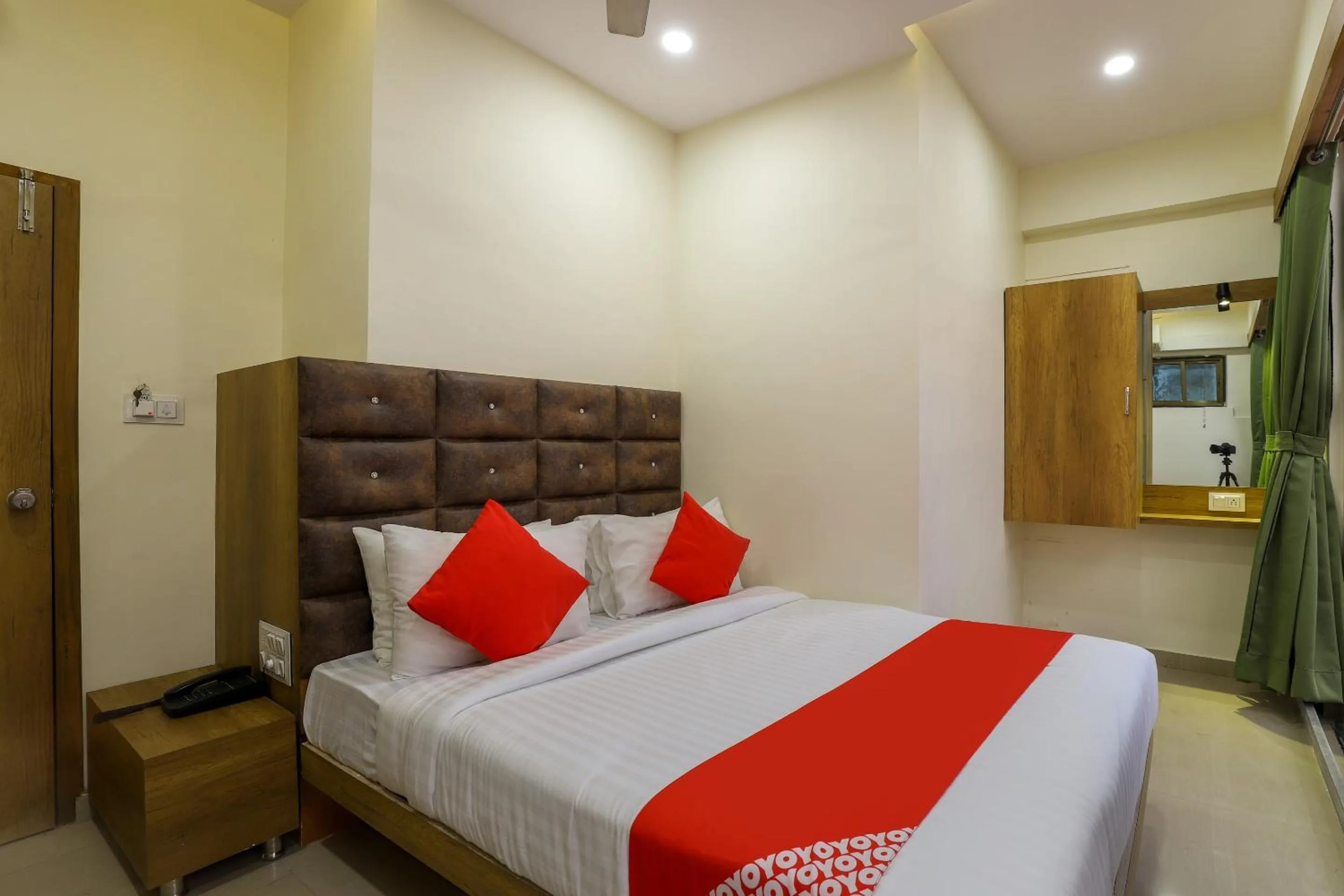 Bedroom, Bed in Hotel O Shubham Inn