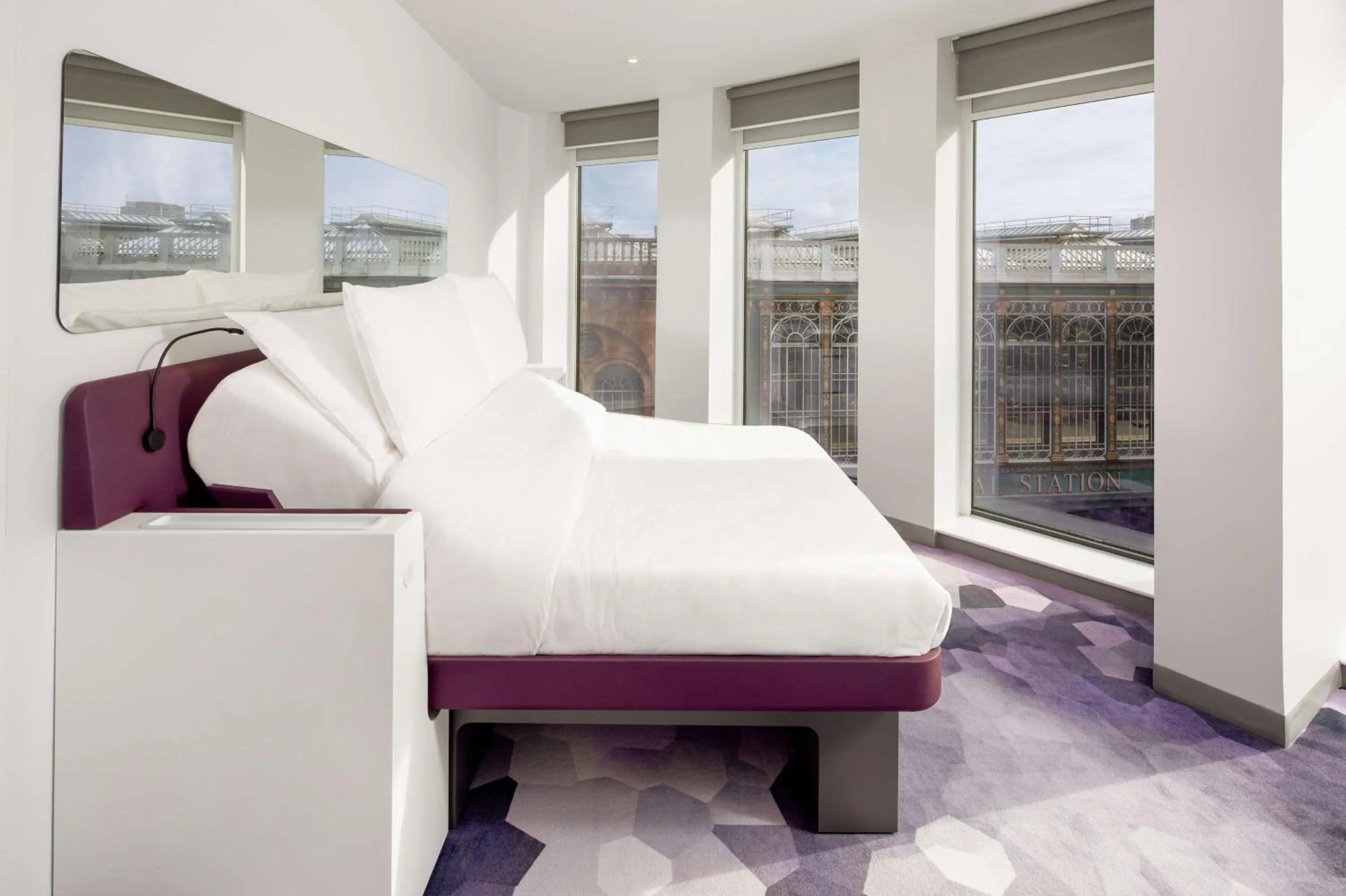 Bedroom, Bed in YOTEL Glasgow