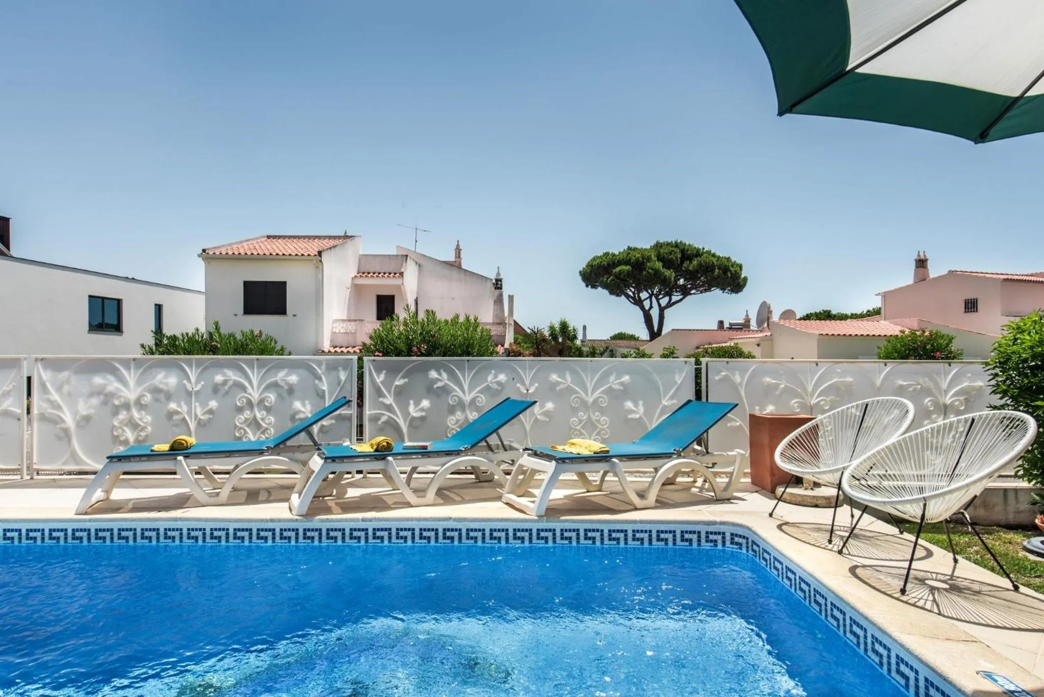 Summer in Charming Villa With Private Pool in Vibrant Vilamoura, Free AC and Wifi