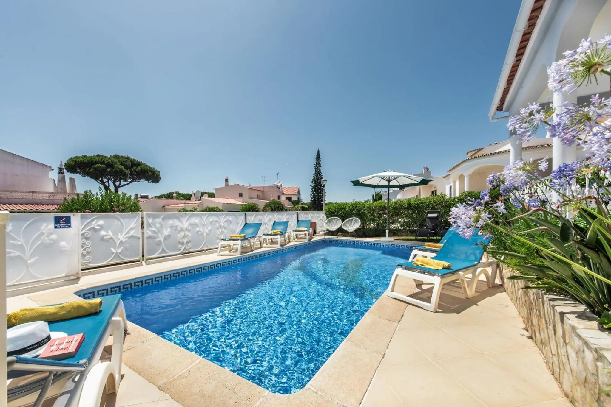 Summer in Charming Villa With Private Pool in Vibrant Vilamoura, Free AC and Wifi