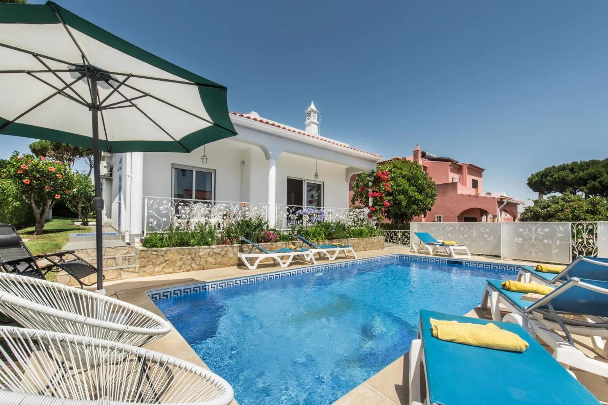 Summer in Charming Villa With Private Pool in Vibrant Vilamoura, Free AC and Wifi