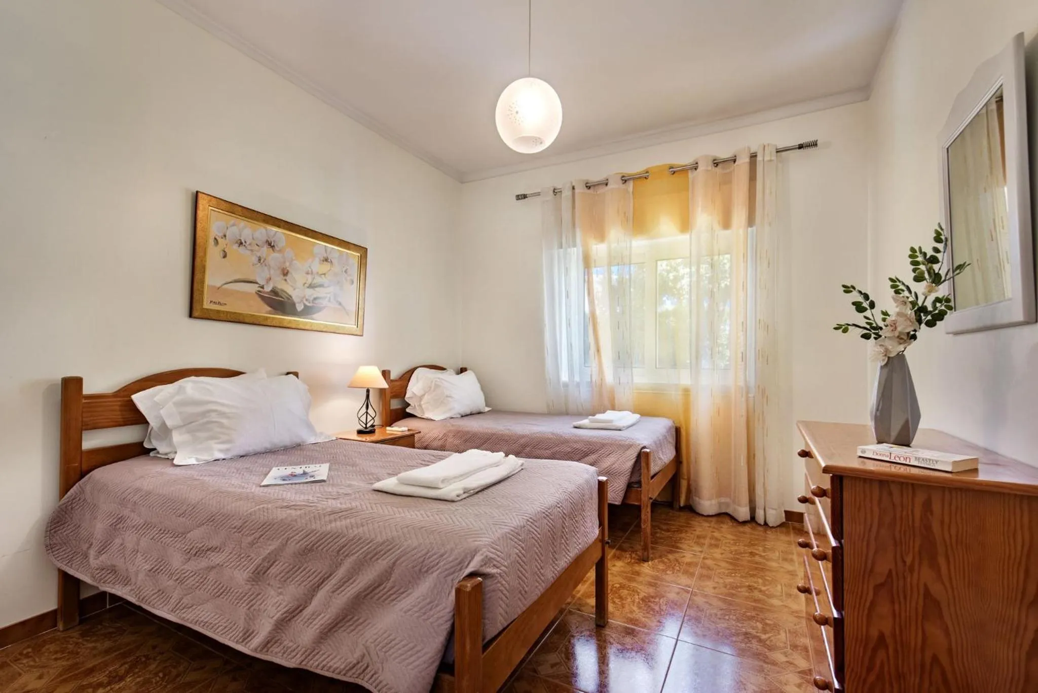 Bed in Charming Villa With Private Pool in Vibrant Vilamoura, Free AC and Wifi