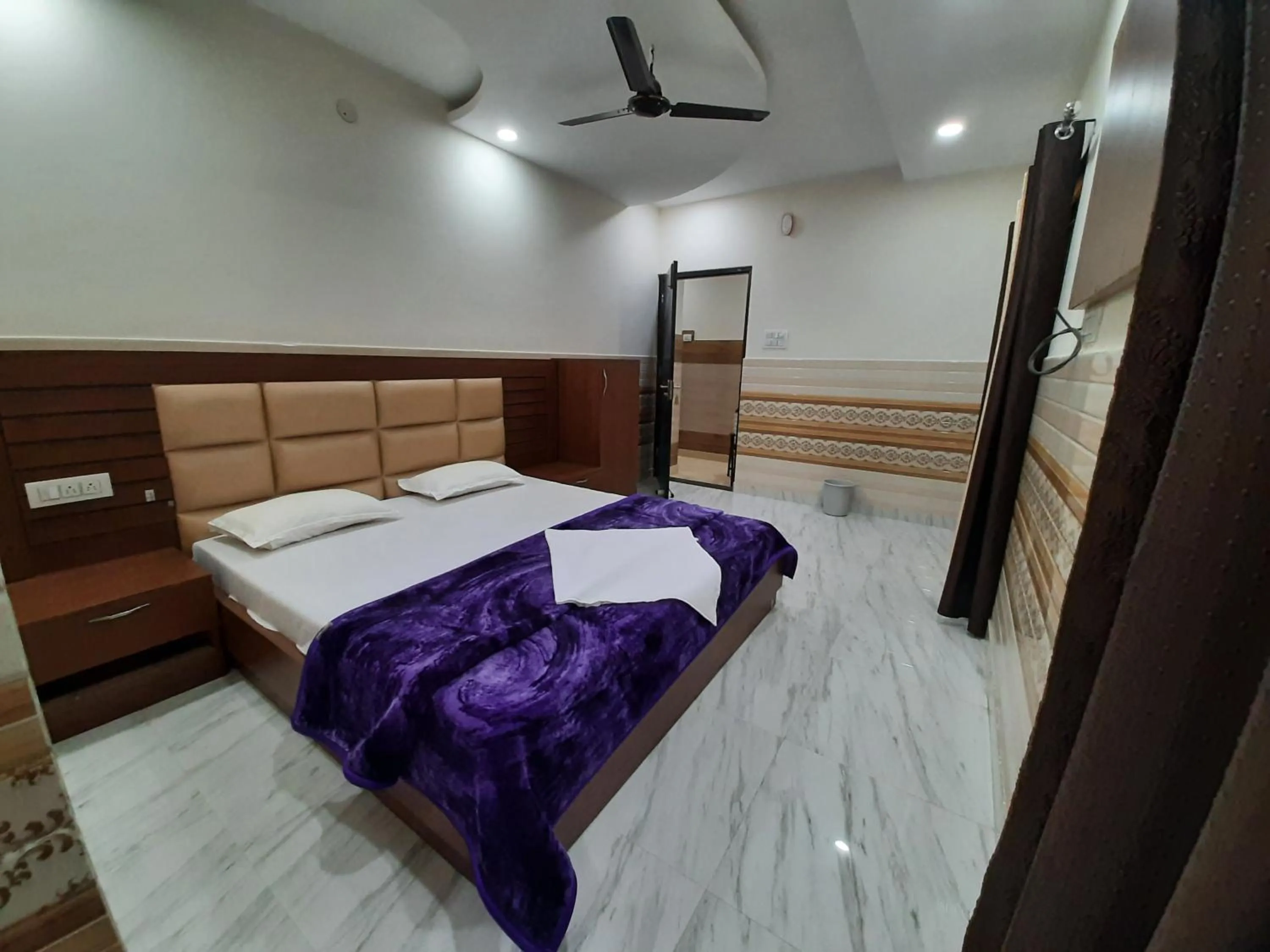 Bed in Abrol residency