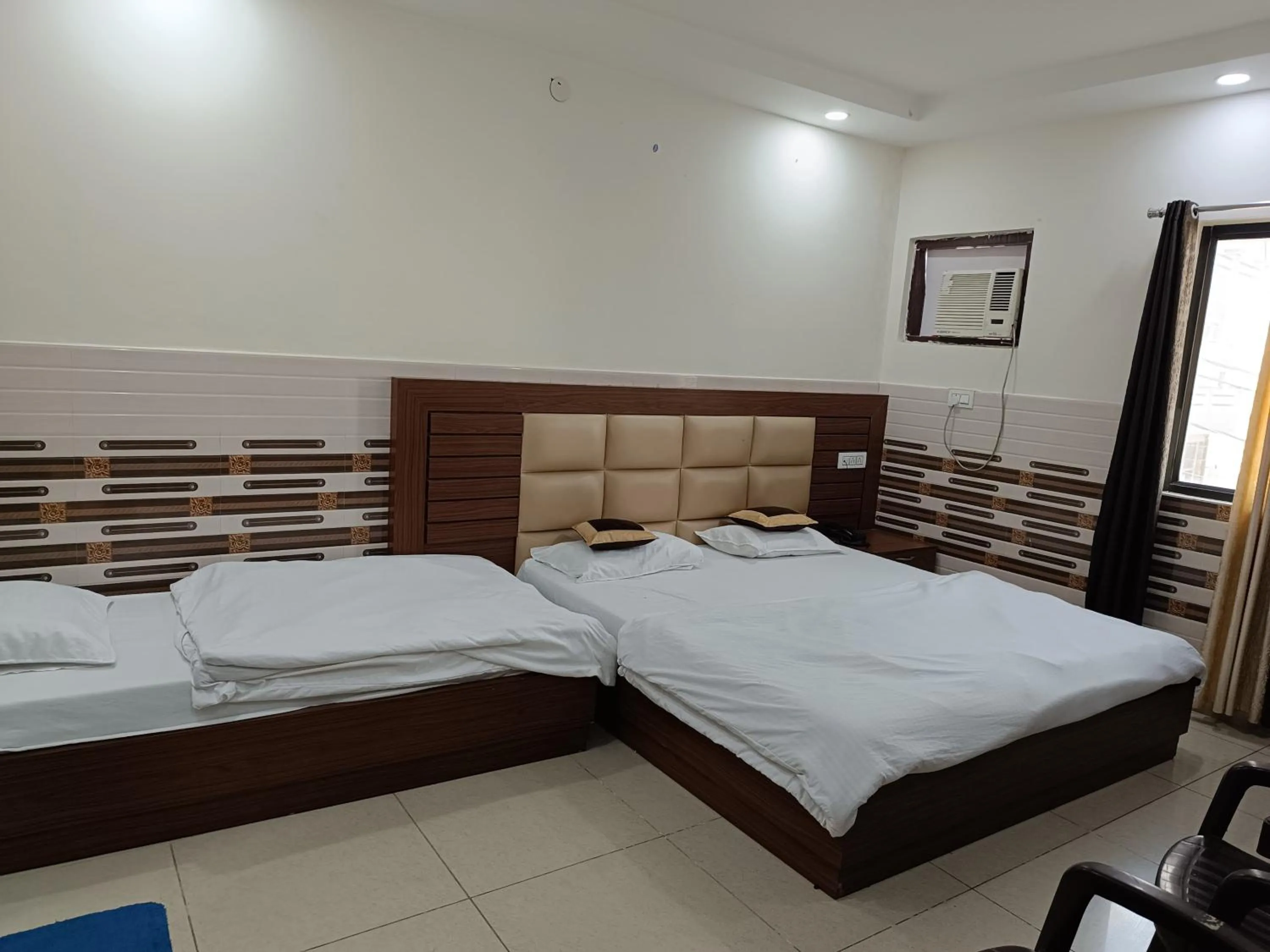 Bed in Abrol residency