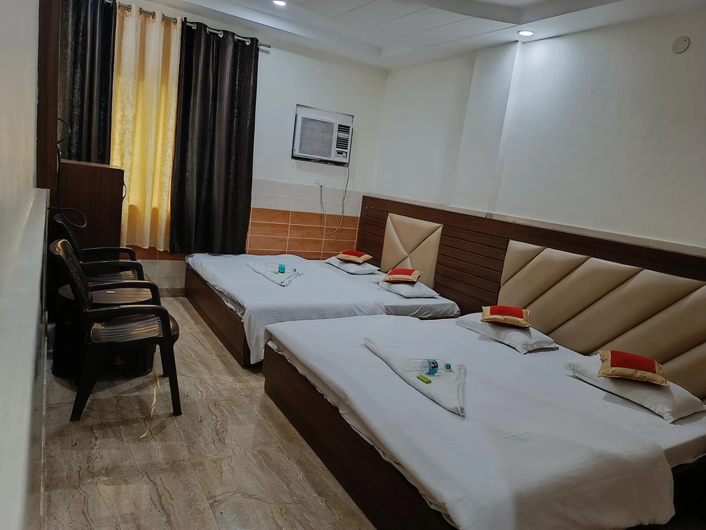 Bed in Abrol residency