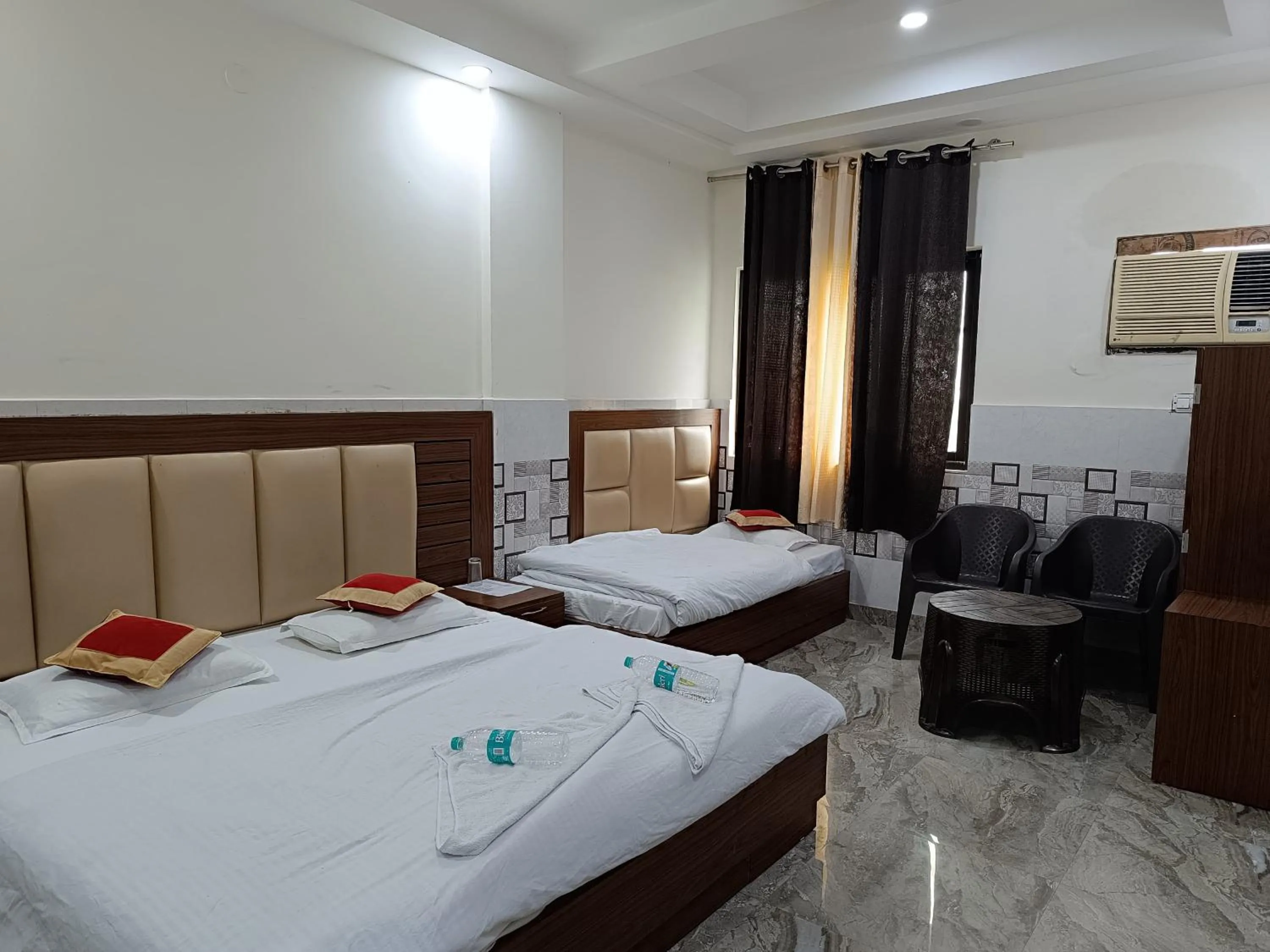 Bed in Abrol residency