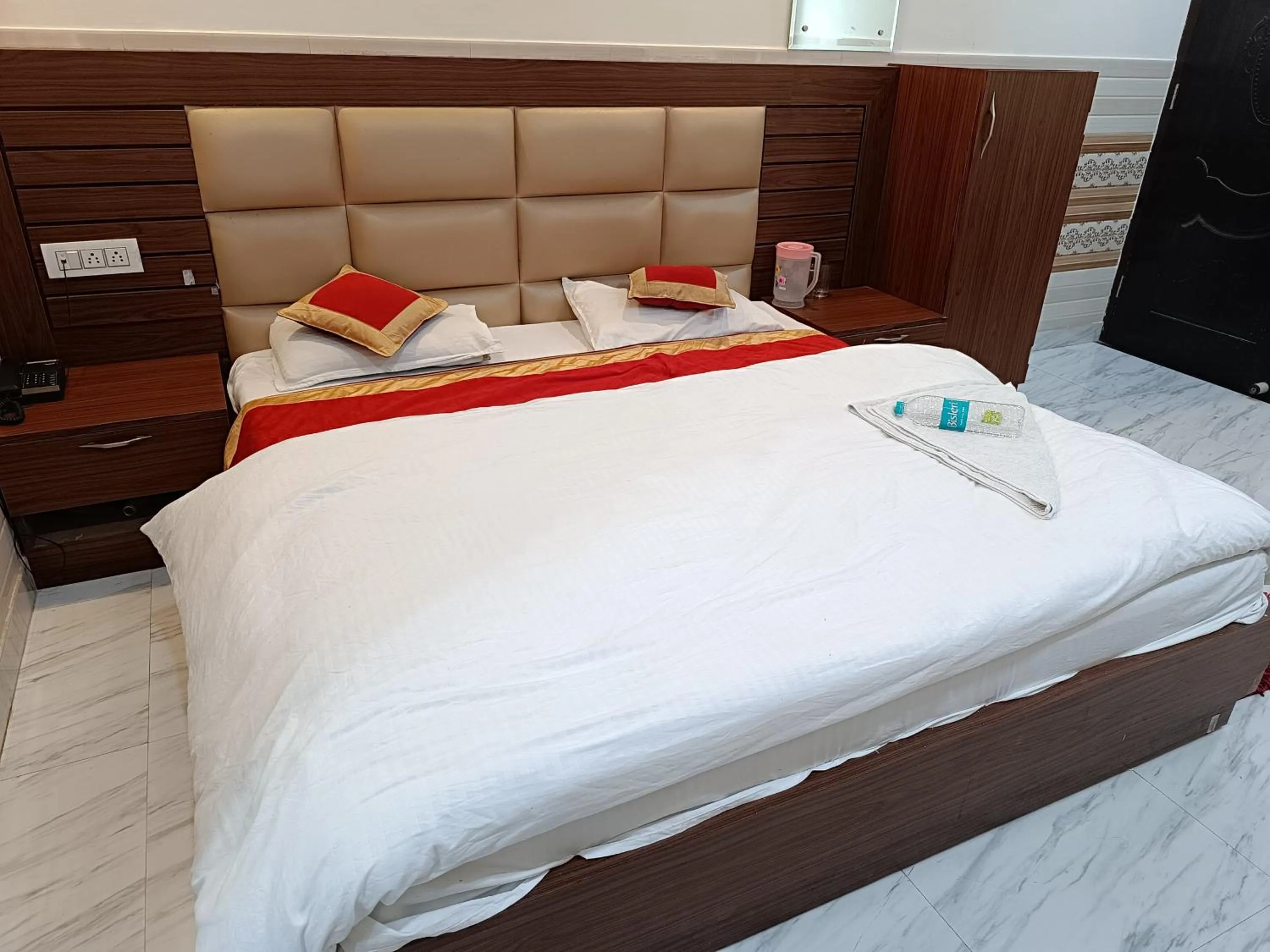 Bed in Abrol residency