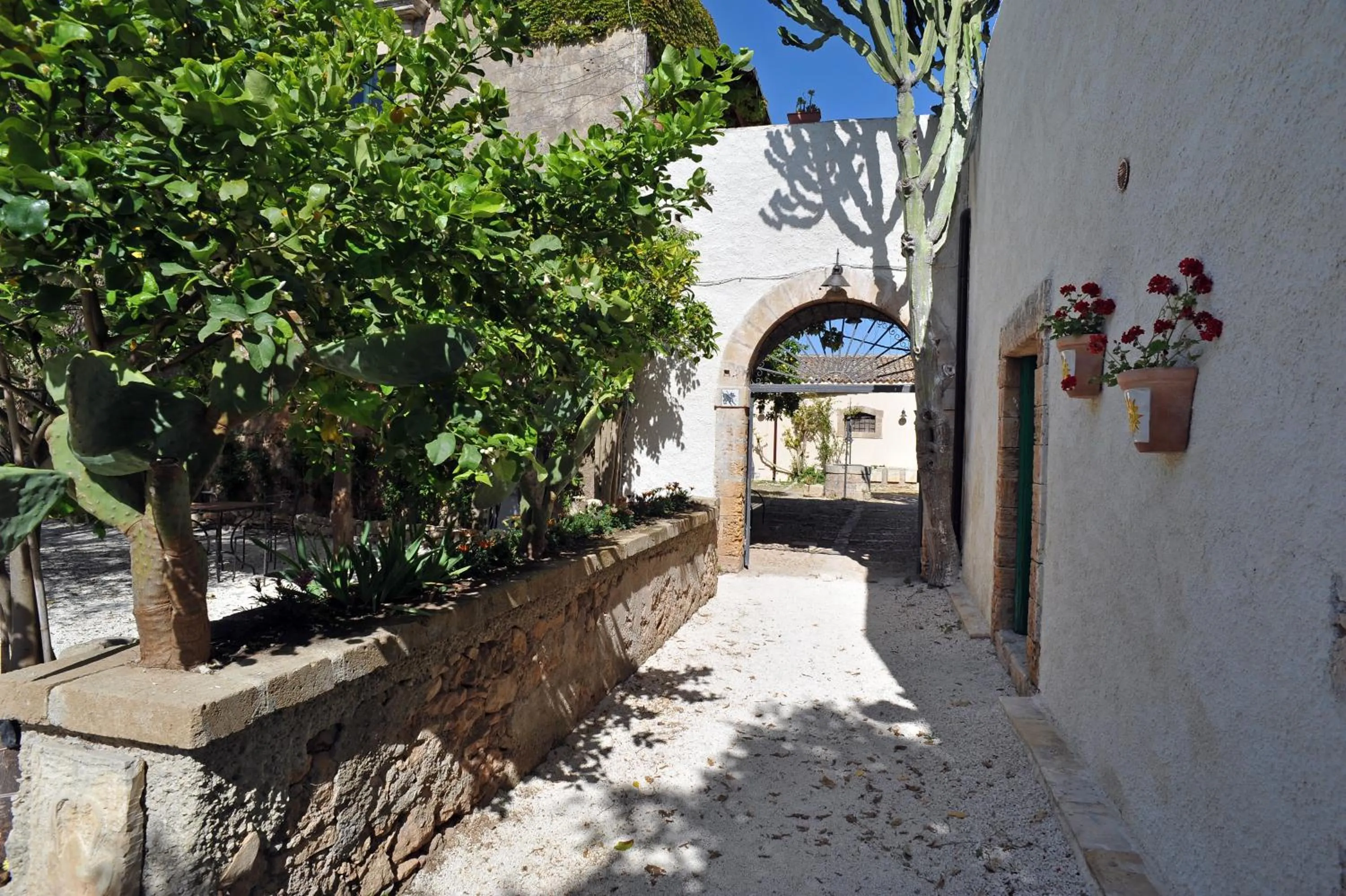 Facade/entrance in Baglio Siciliamo Country House