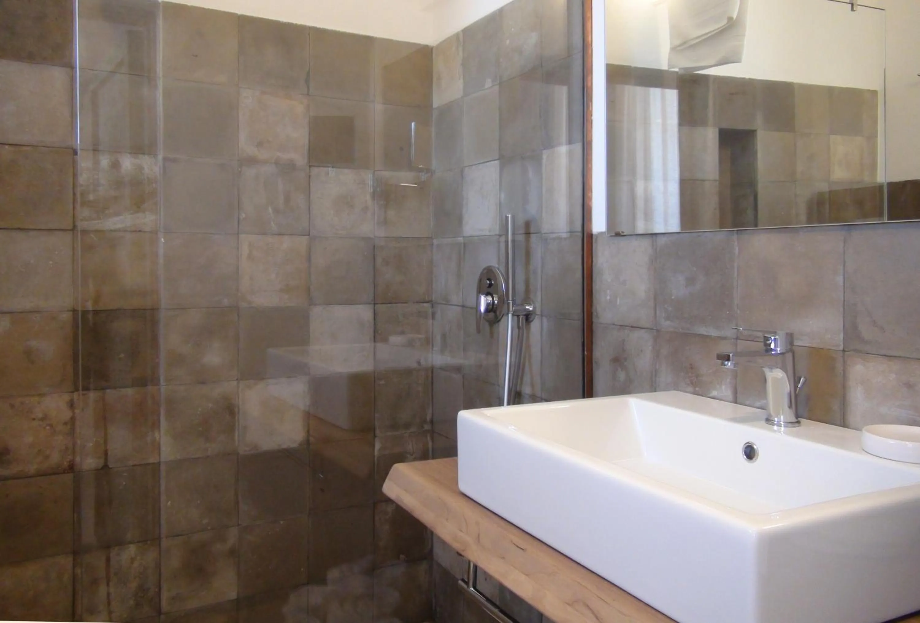 Toilet in Baglio Siciliamo Country House