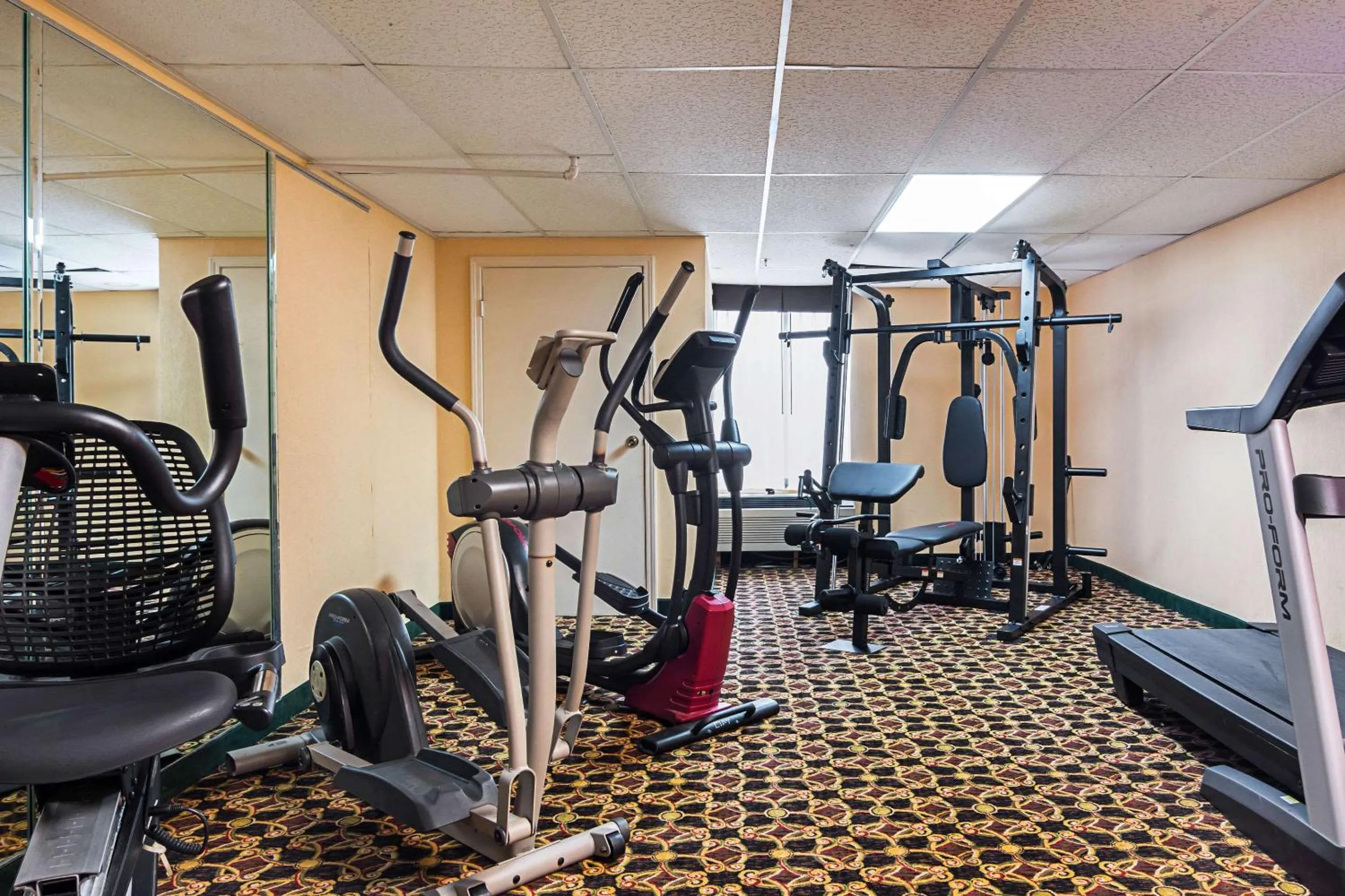 Fitness centre/facilities in Quality Suites Atlanta Airport East