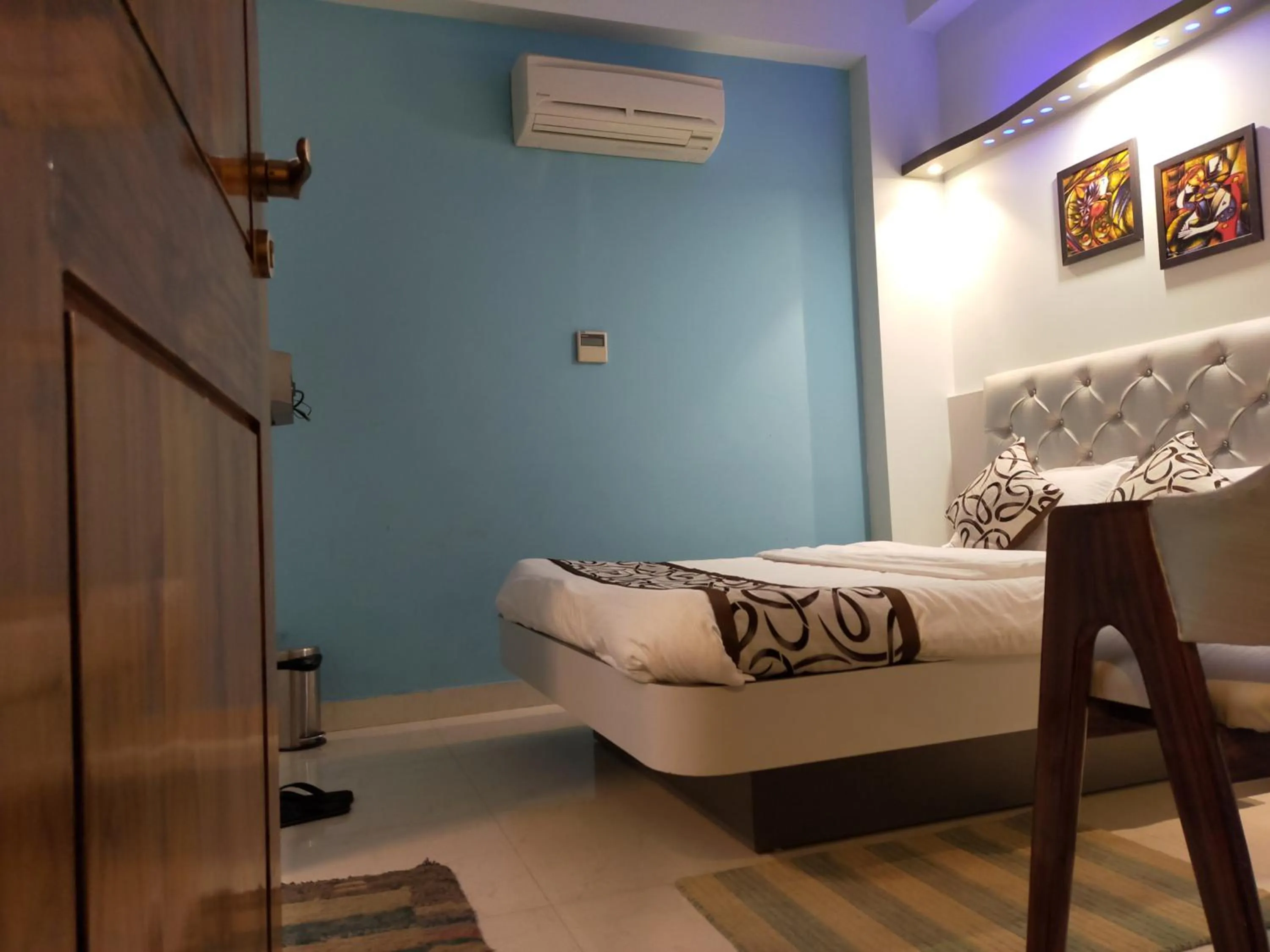 Bed in Hotel Prabhat