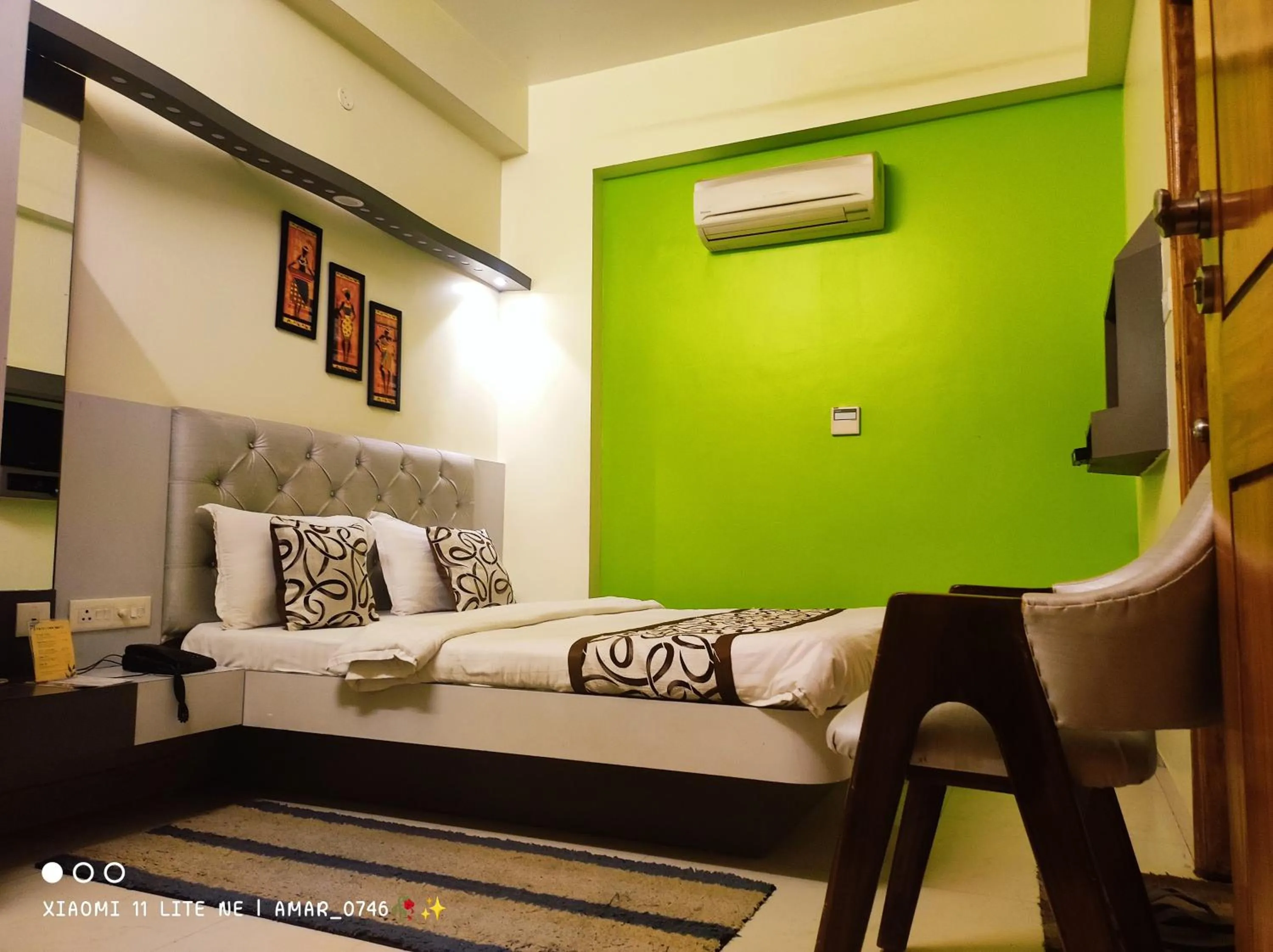 Bed in Hotel Prabhat