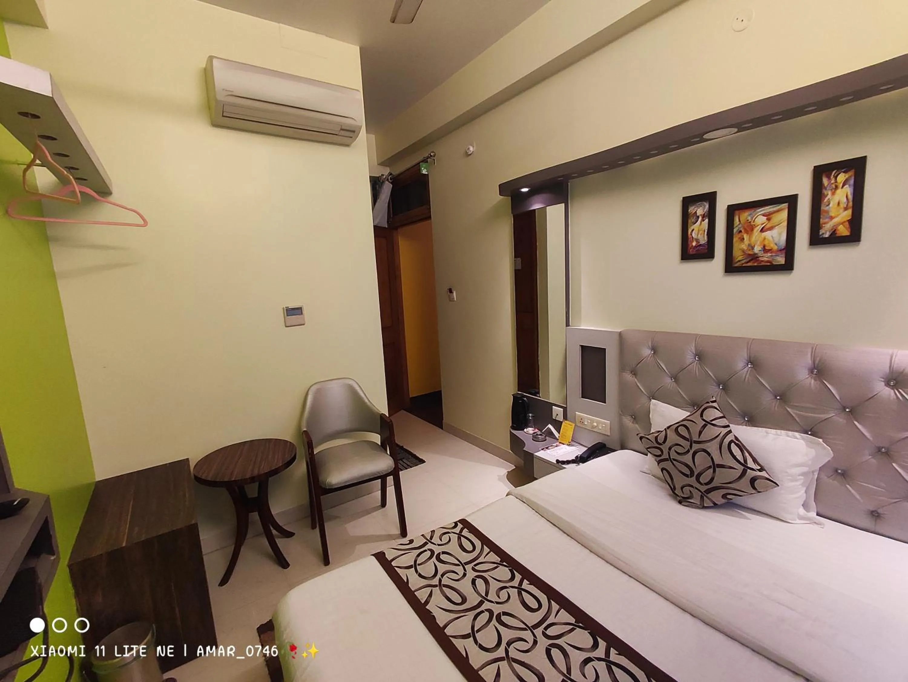 Bed in Hotel Prabhat