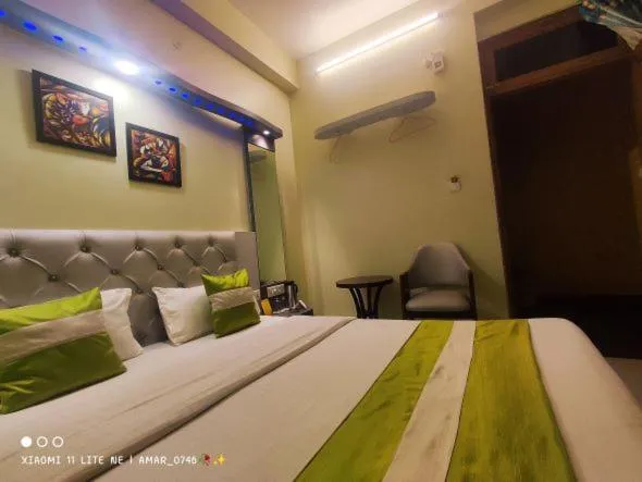 Bed in Hotel Prabhat