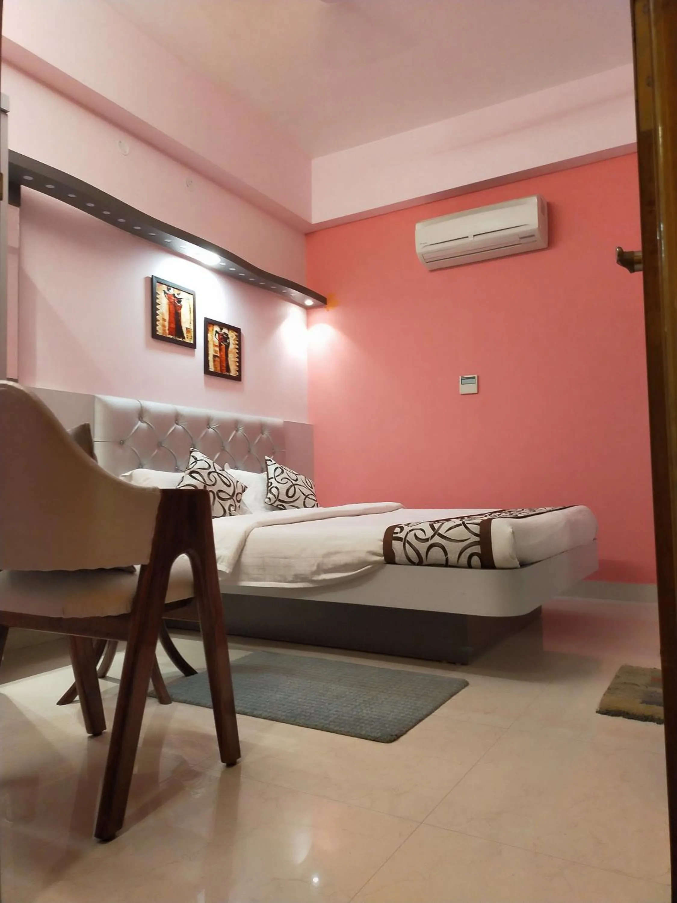 Bed in Hotel Prabhat