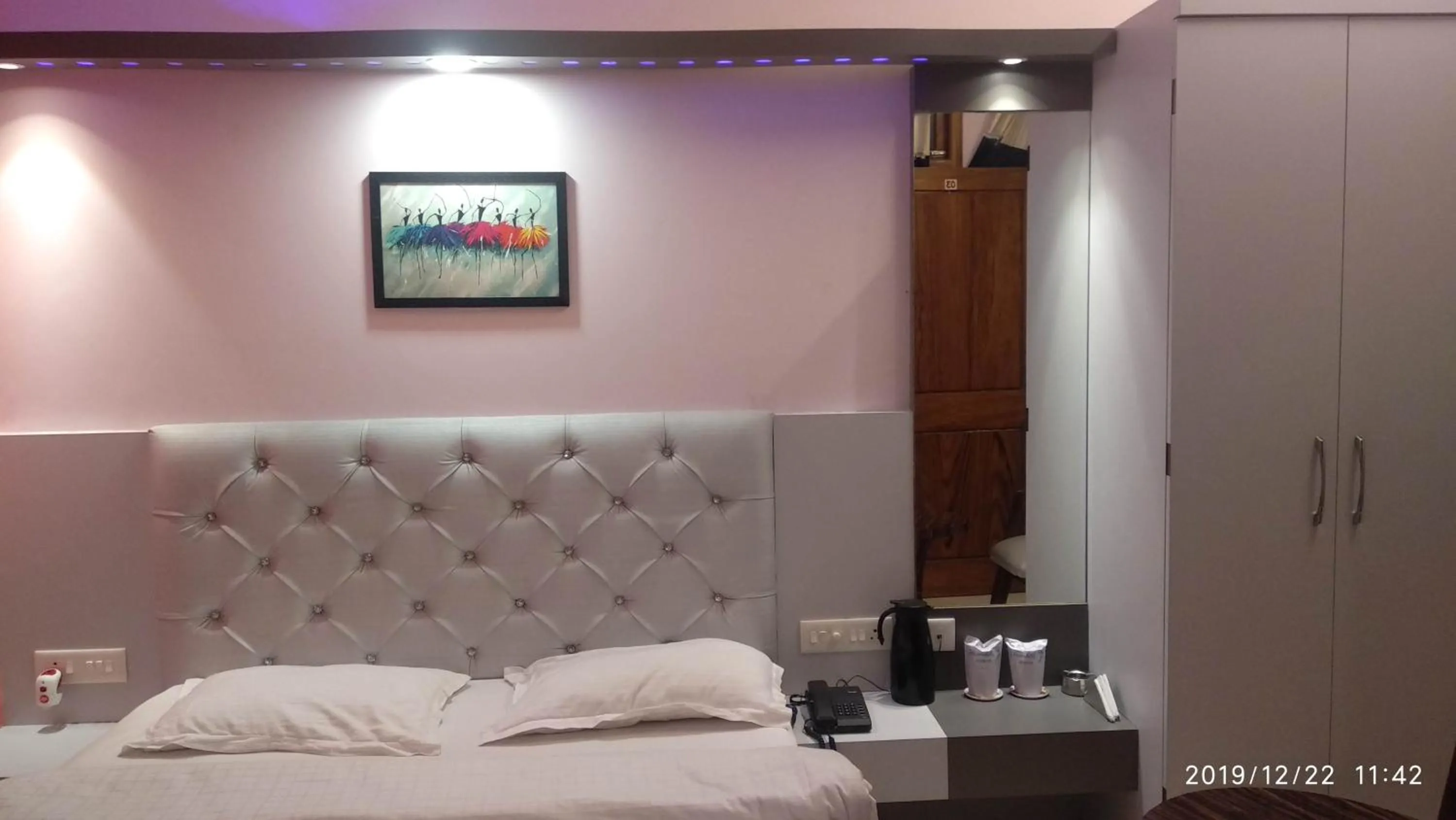 Bed in Hotel Prabhat