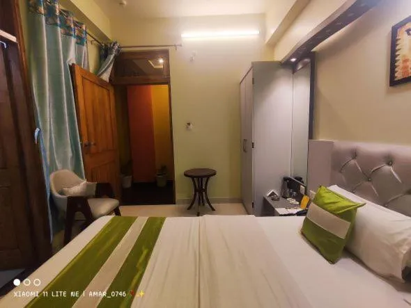 Bed in Hotel Prabhat