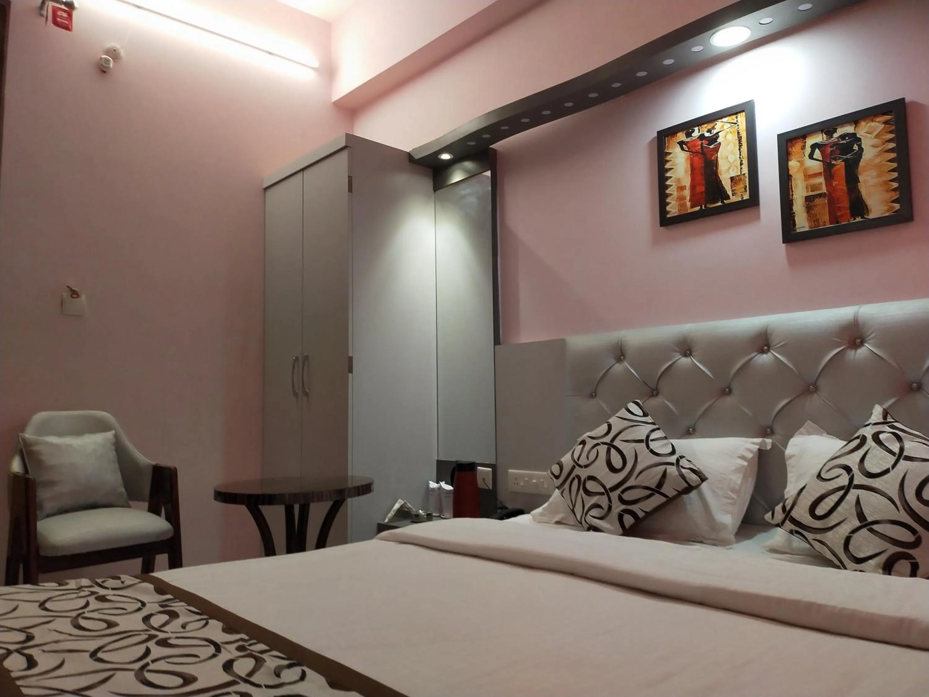 Bed in Hotel Prabhat