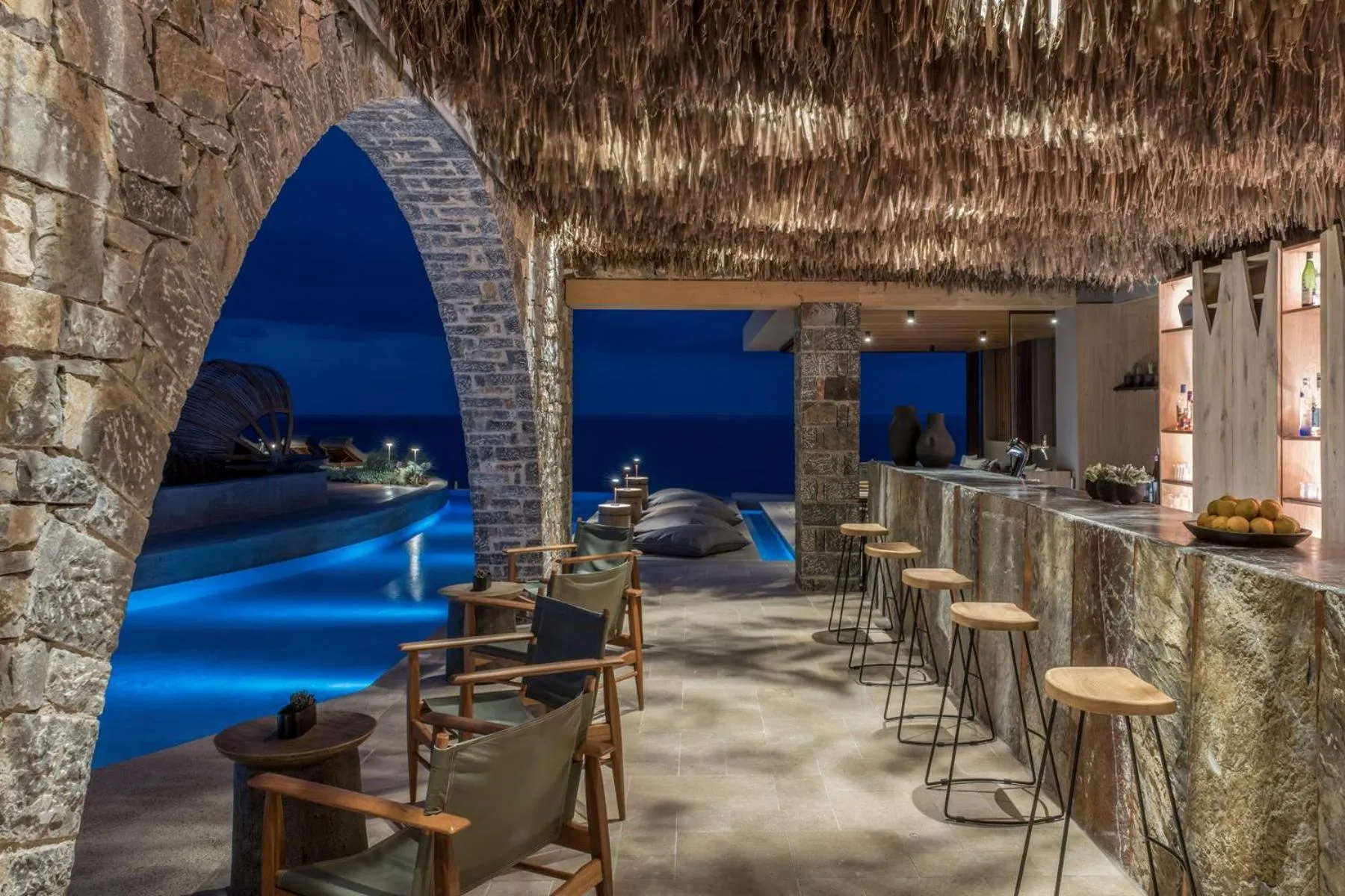 Lounge or bar in Acro Suites - A Wellbeing Resort