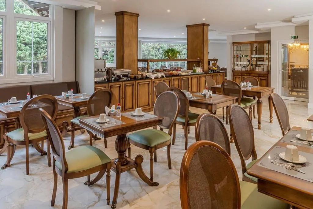 Buffet breakfast in Colina Lagos Hotel