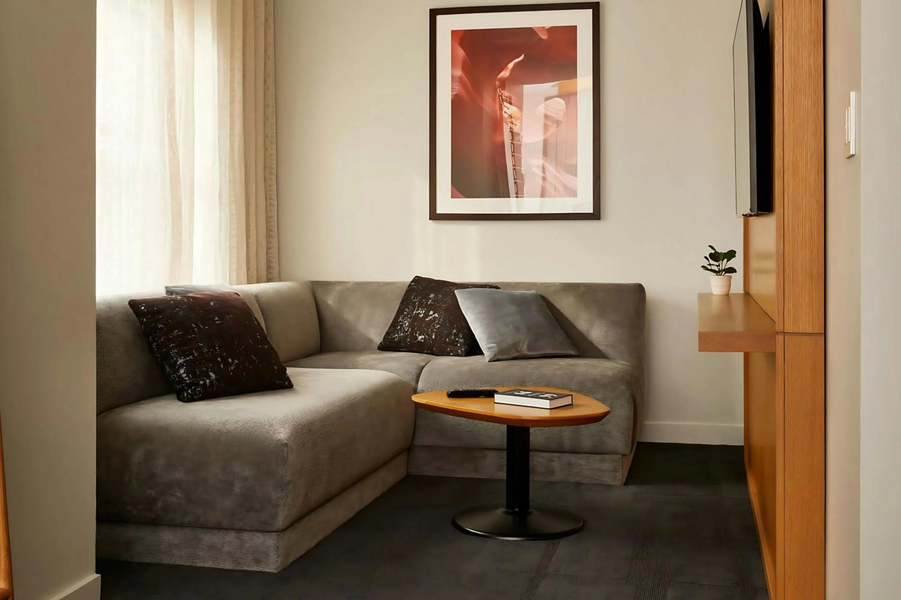 Photo of the whole room in Hotel 55