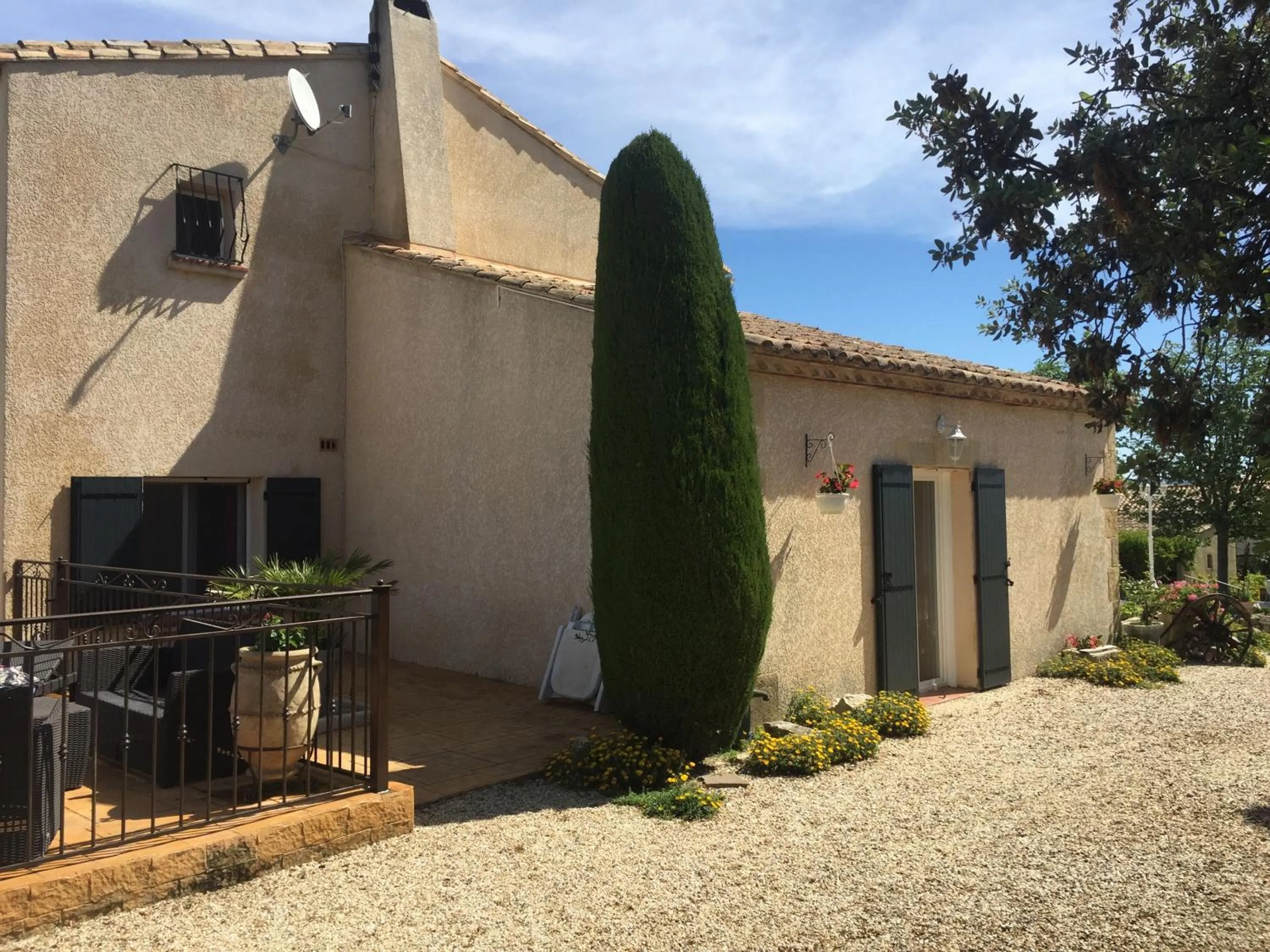 Property building in chambre d'hotes les cigales