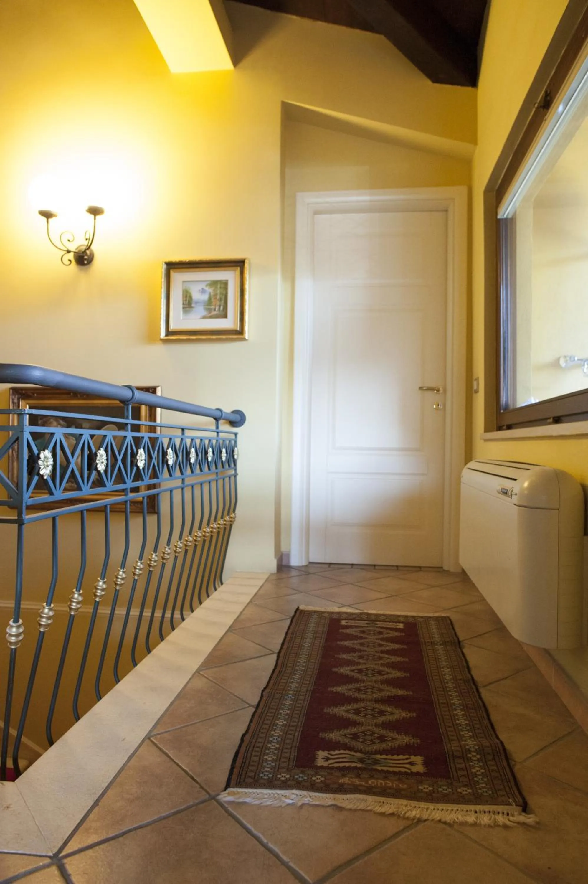 Decorative detail in B&B Tribunale