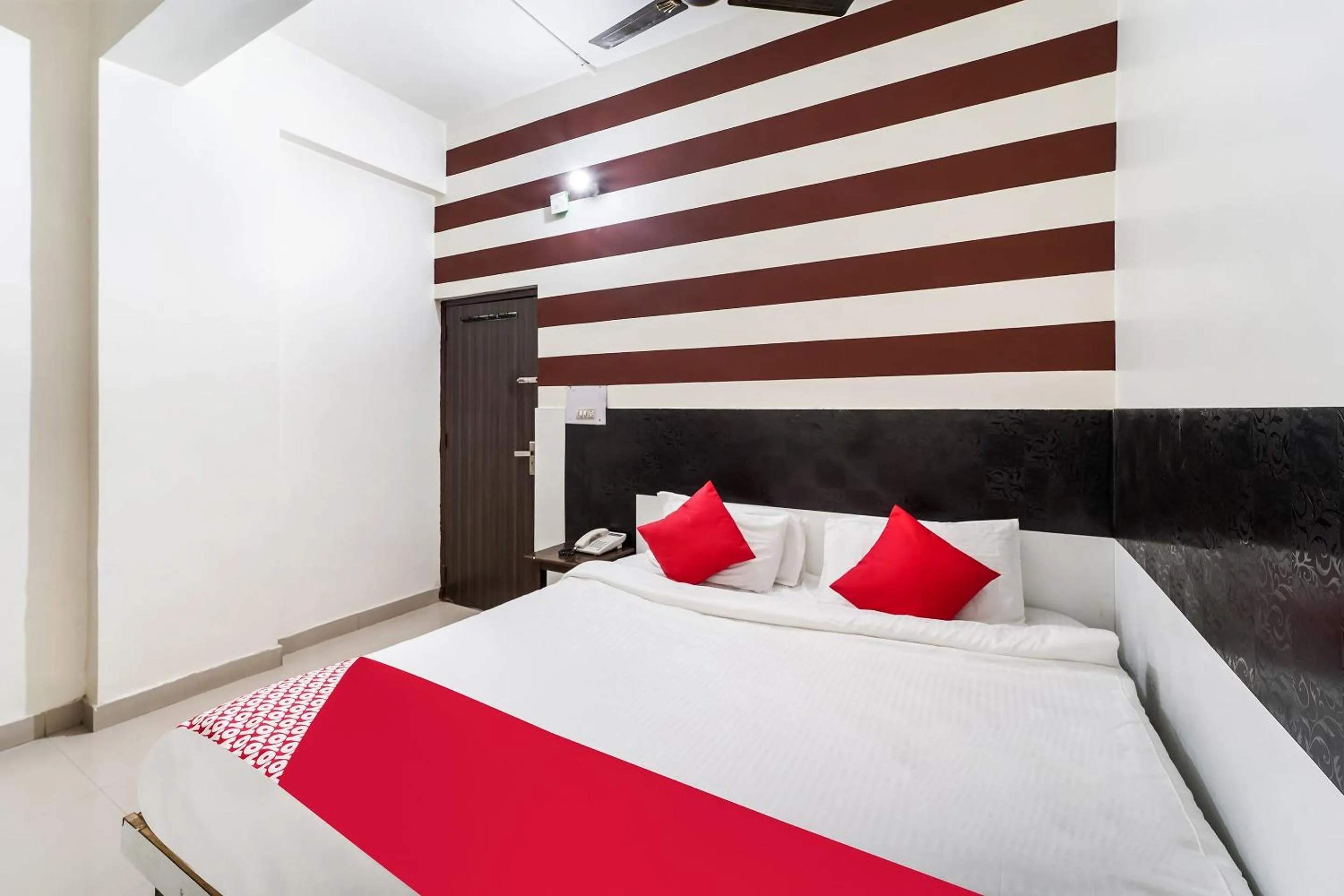 Bedroom, Bed in Hotel O Landlord