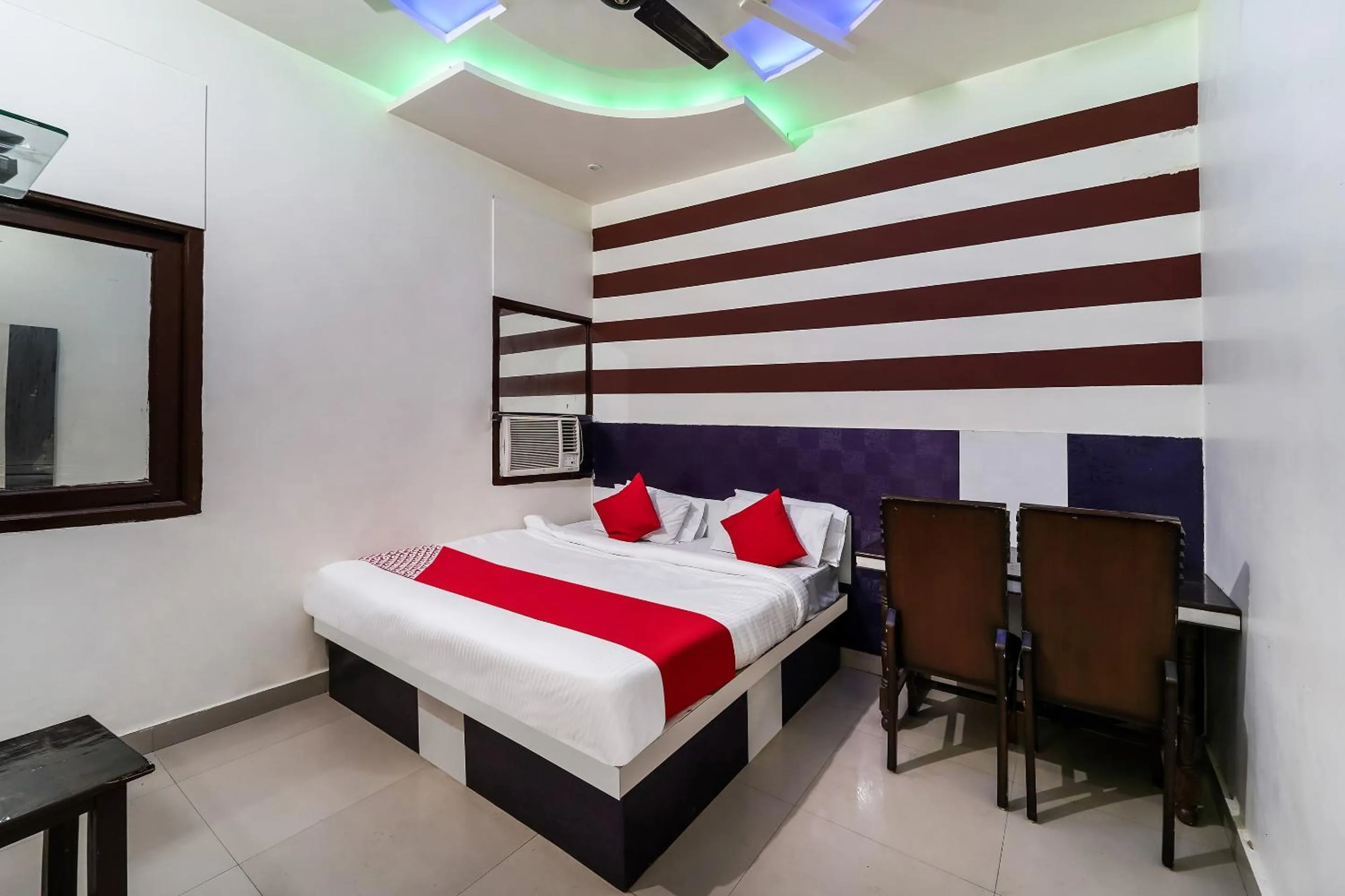 Bedroom, Bed in Hotel O Landlord