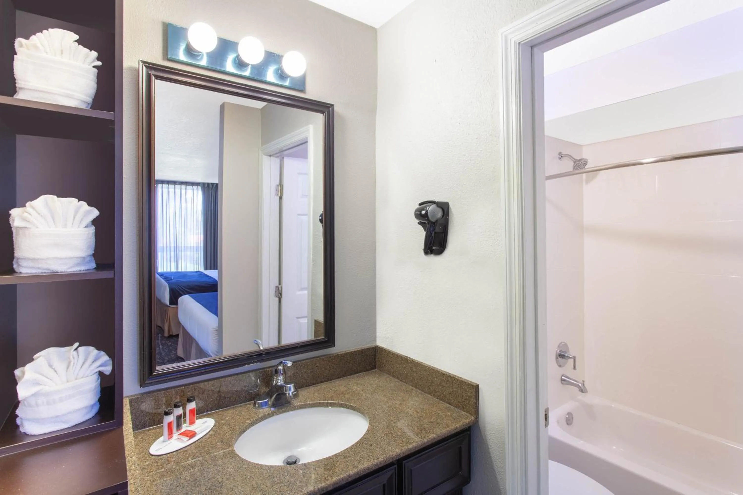 Bathroom in Grand Hotel Orlando at Universal Blvd - Shuttle to Theme Parks