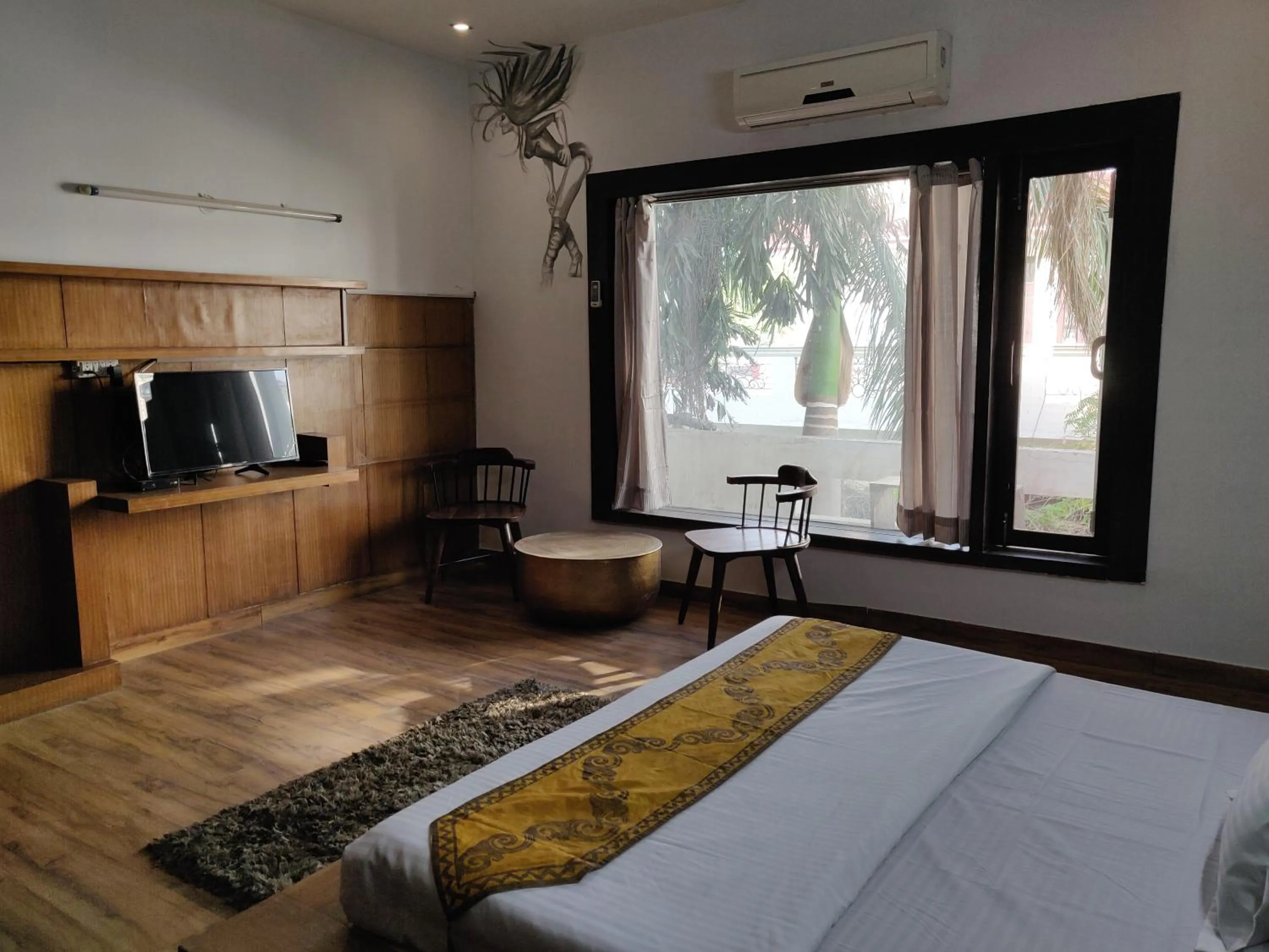 Bedroom, Bed in Aakritii Hotels