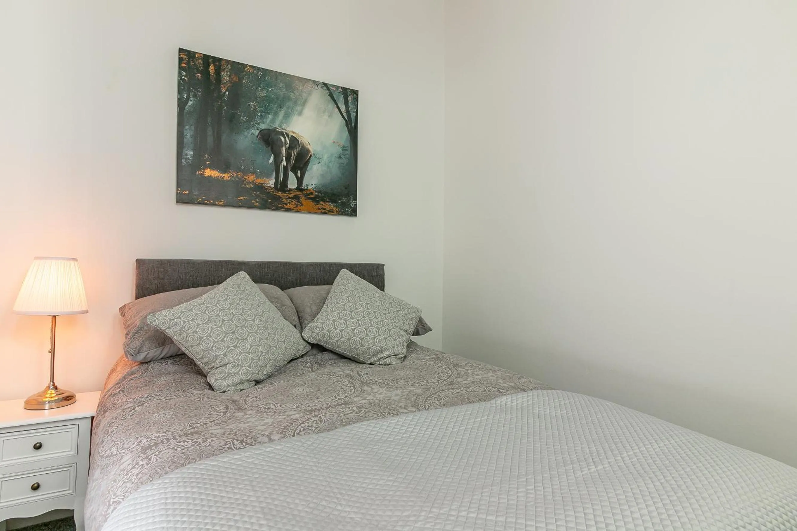 Bedroom, Bed in Hillcrest Lodge