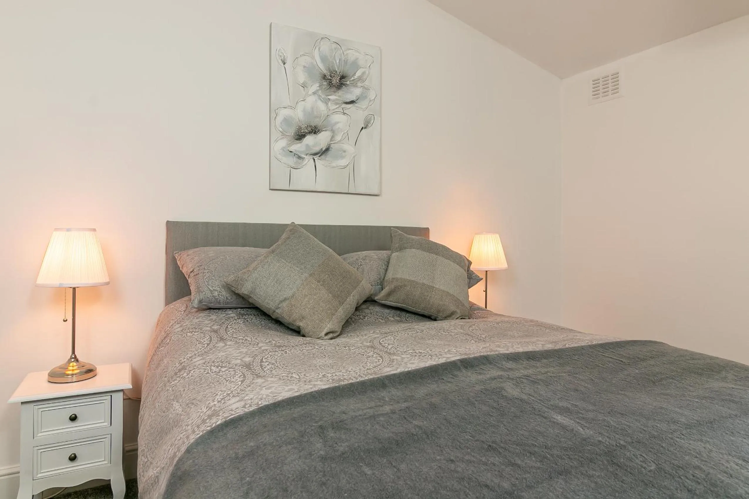 Bedroom, Bed in Hillcrest Lodge