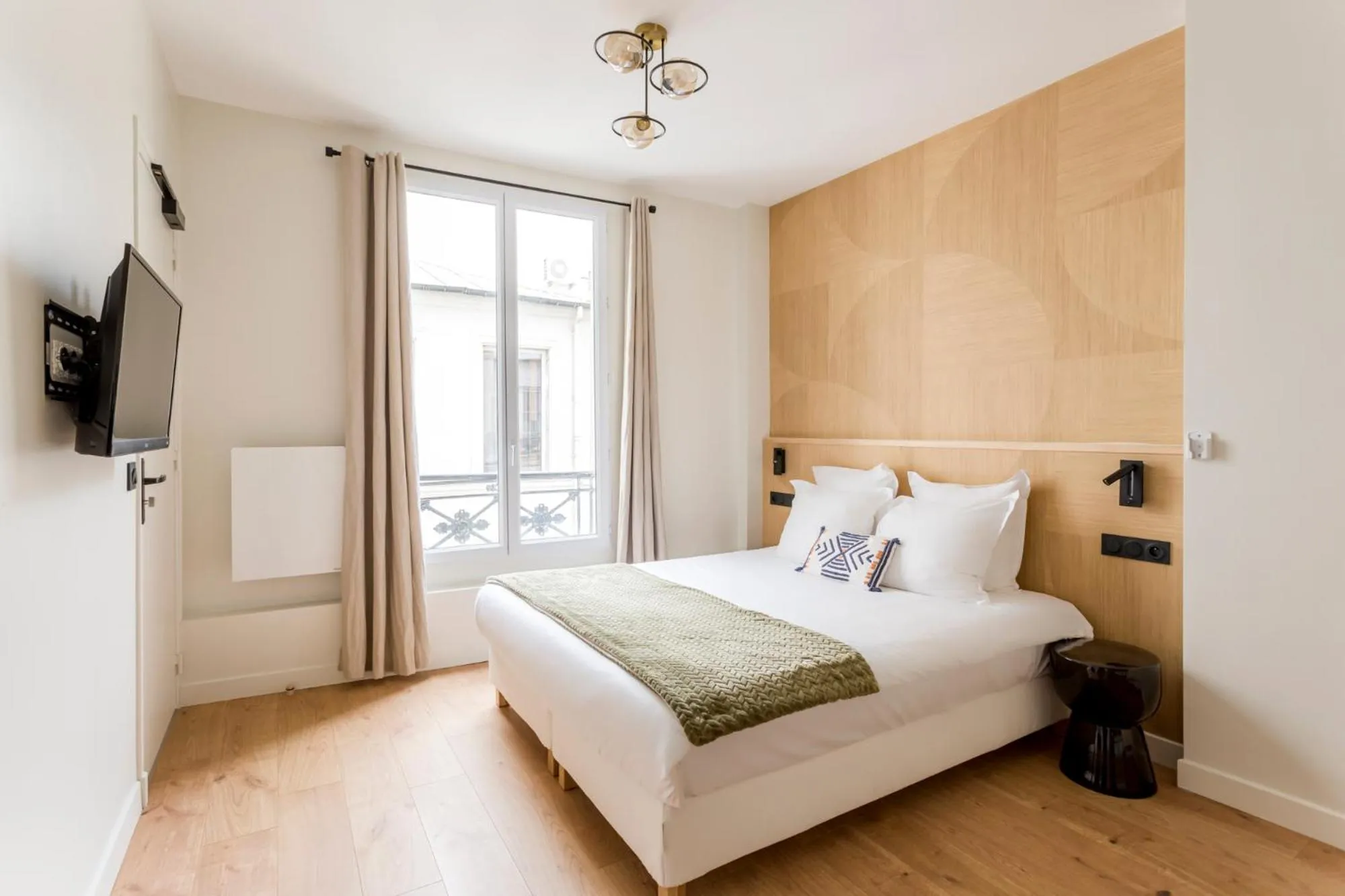 Bed in Best Stay Jeuneurs