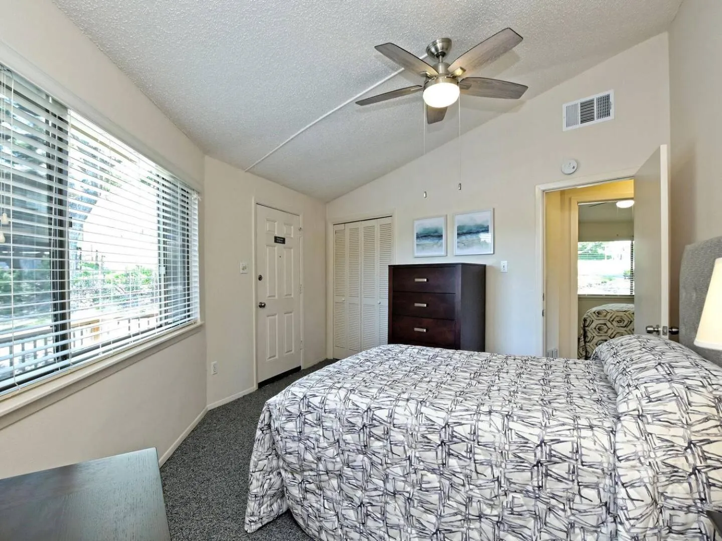 Bed in Blue Agave Bungalow - Community PoolHot Tub #14