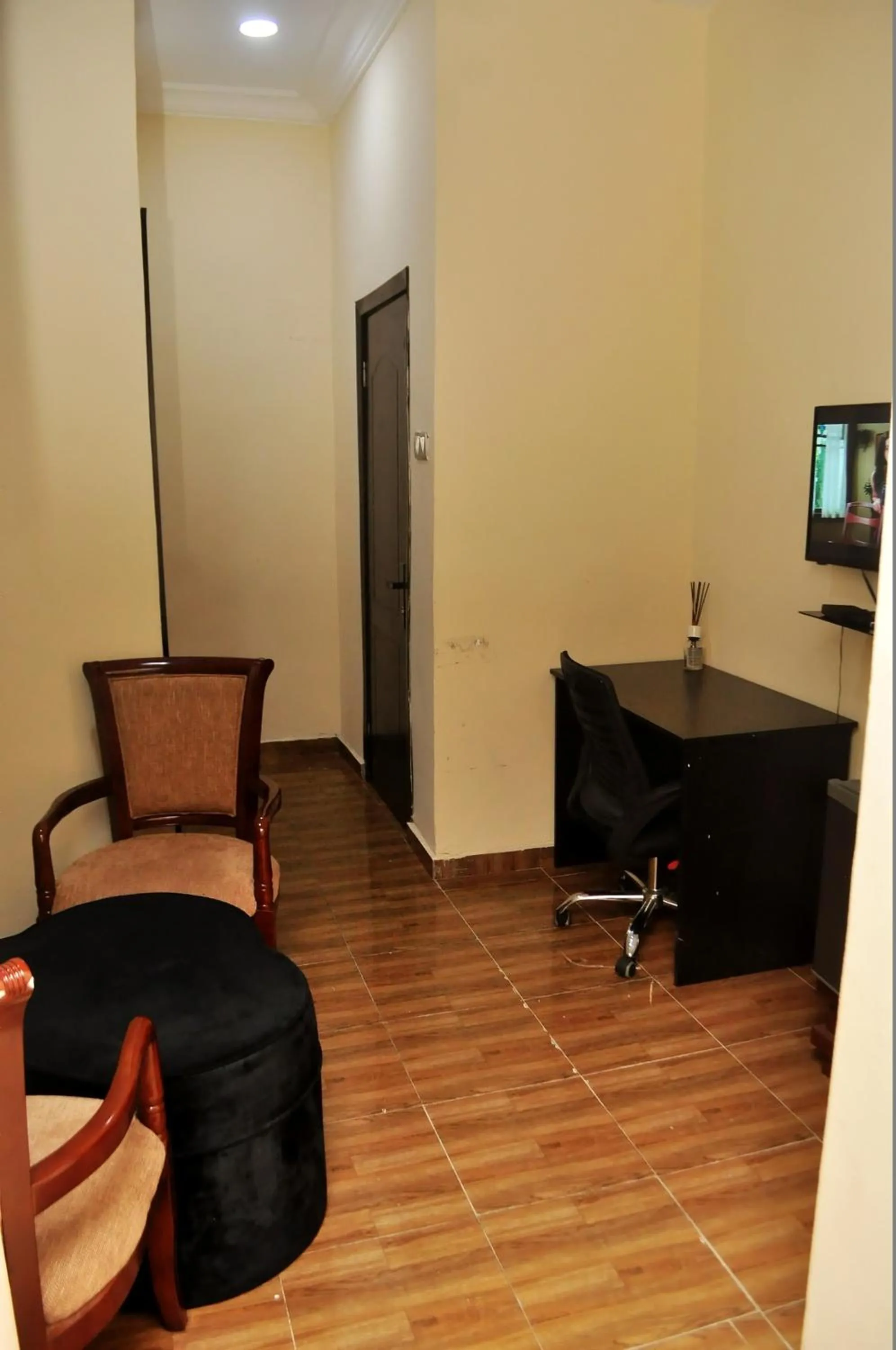 Seating area in J Gibson Hotel