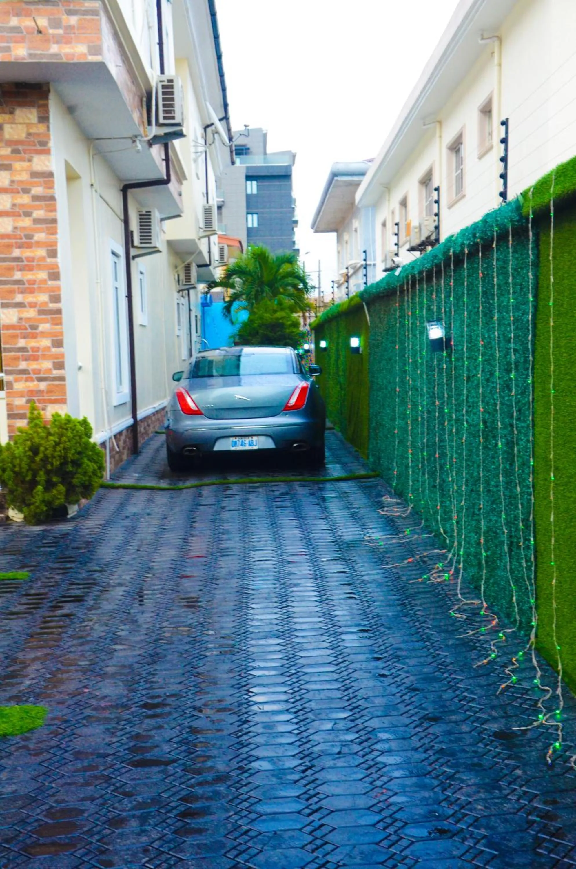 Facade/entrance in J Gibson Hotel