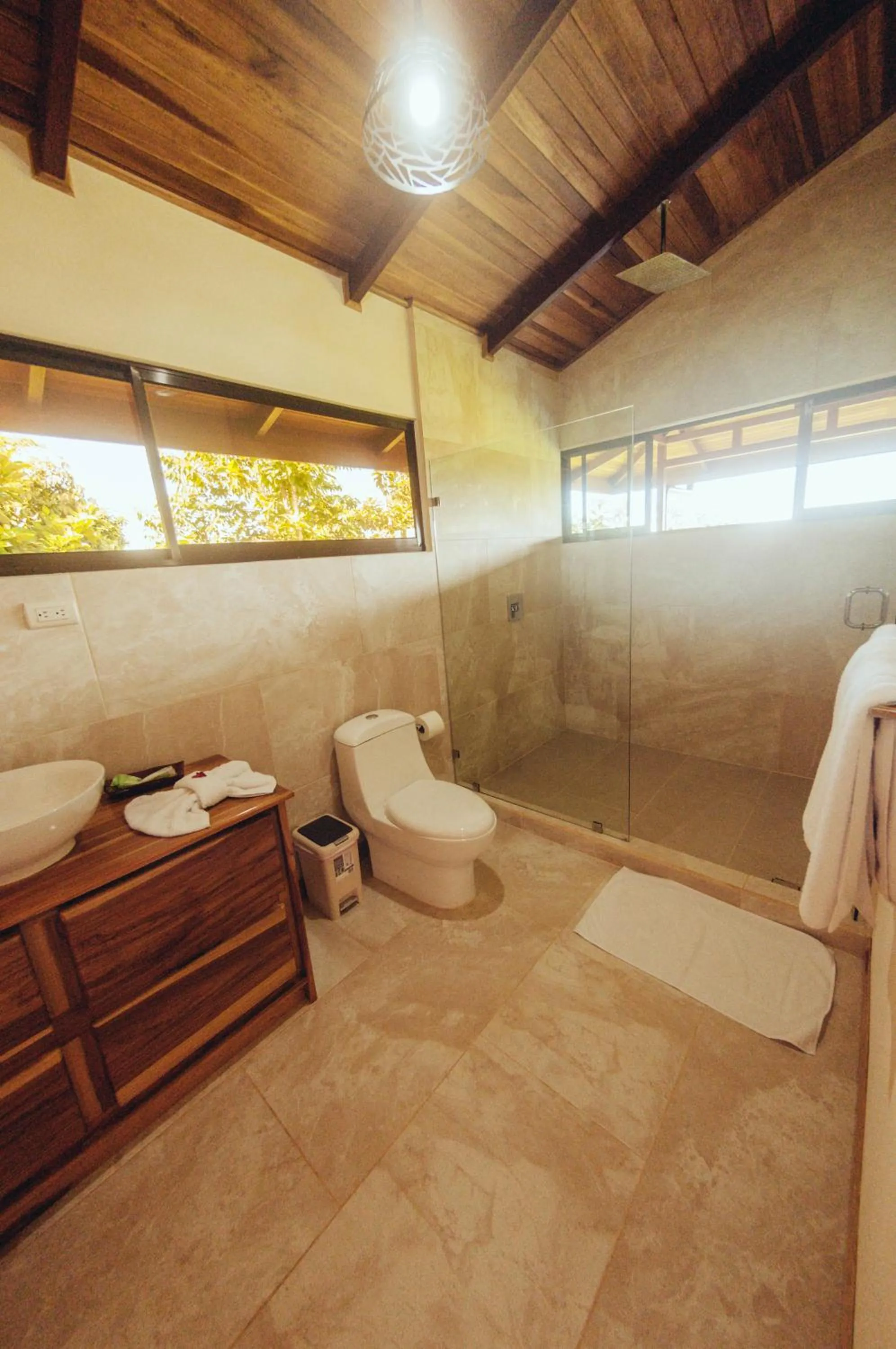 Bathroom in Drake Bay Greenleaf