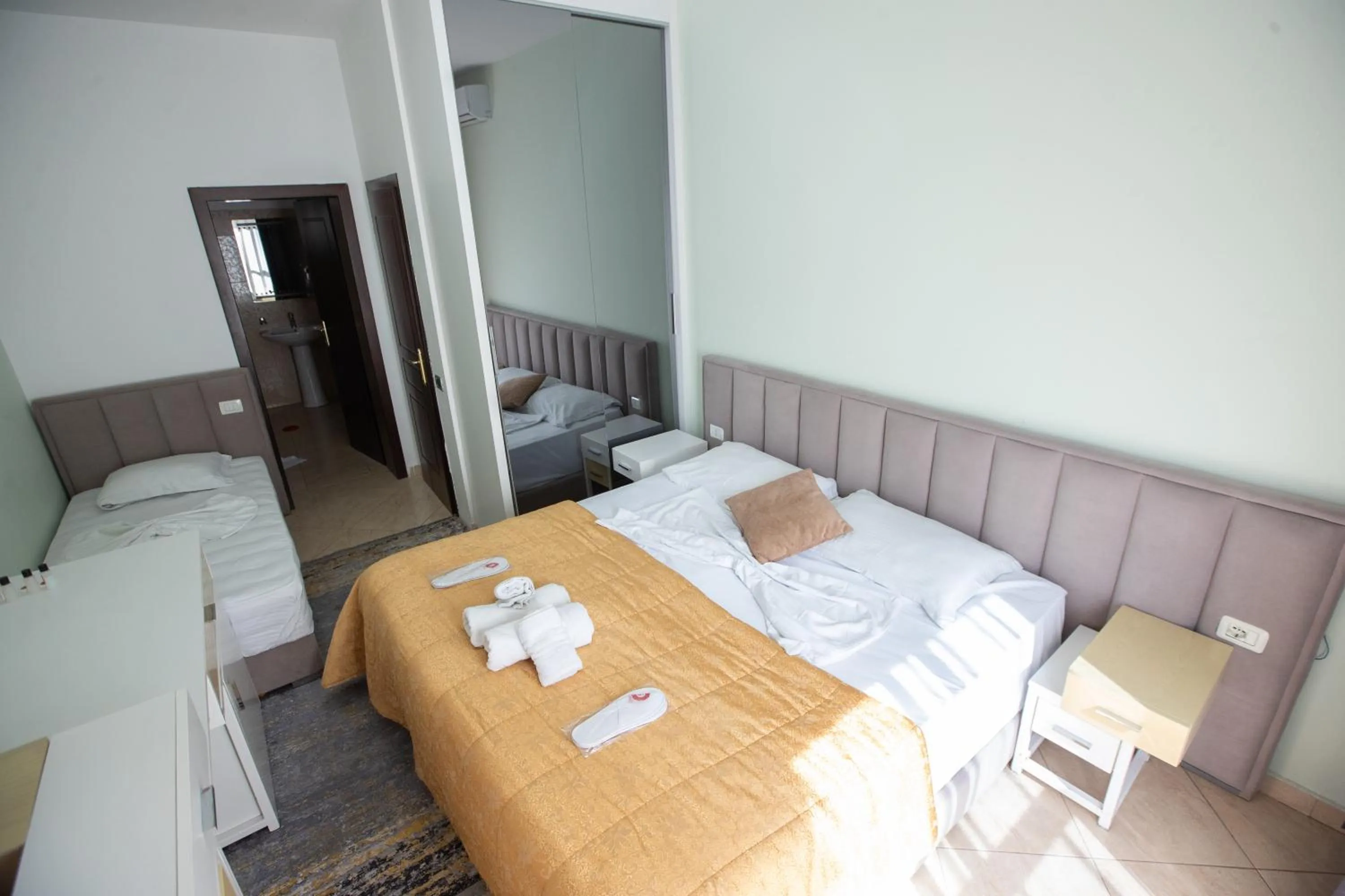 Photo of the whole room in VILA SANREMO