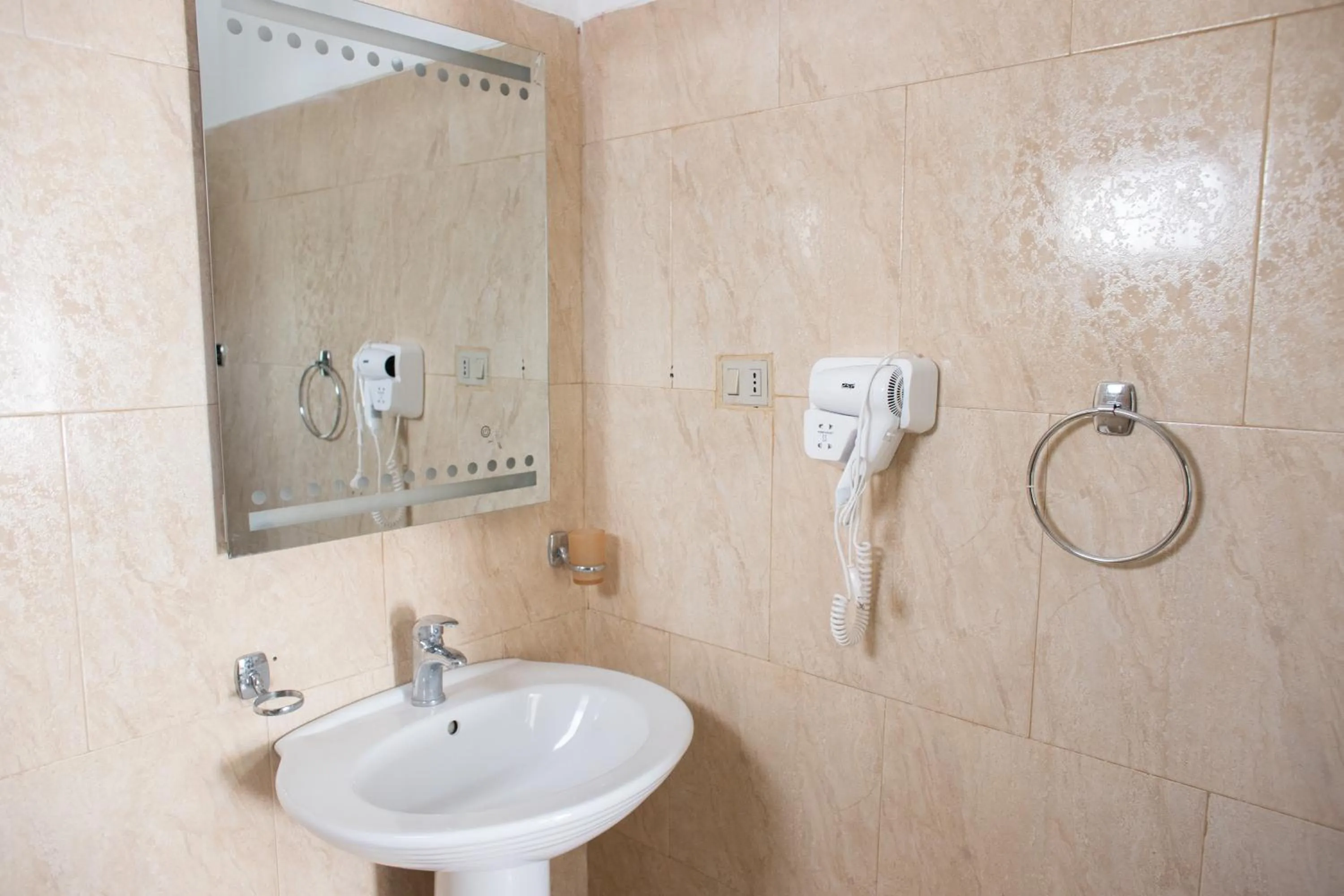 Shower in VILA SANREMO