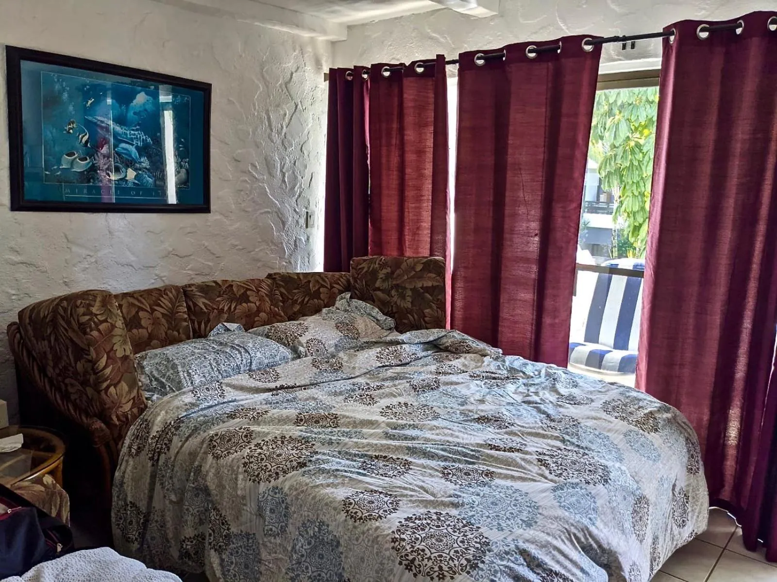 Bed in Unwind on Your Fantasy Hawaiian Vacation- 1BD/1BA Condo in Kailua-Kona, Hawaii