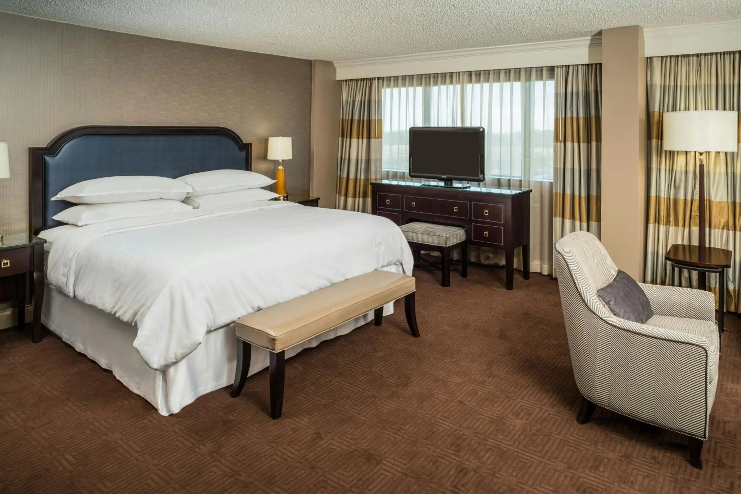 Bedroom, Bed in Sheraton North Houston at George Bush Intercontinental