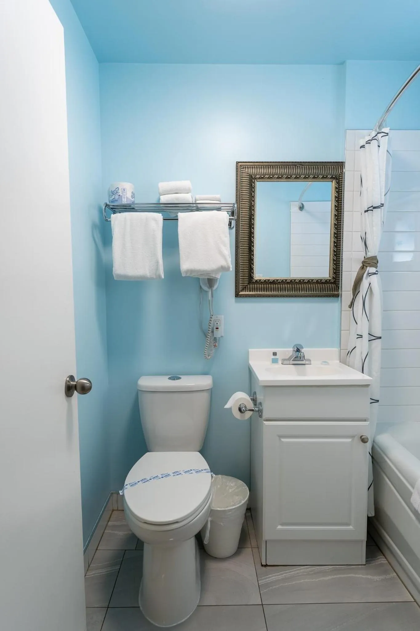 Bathroom in Ace Motel