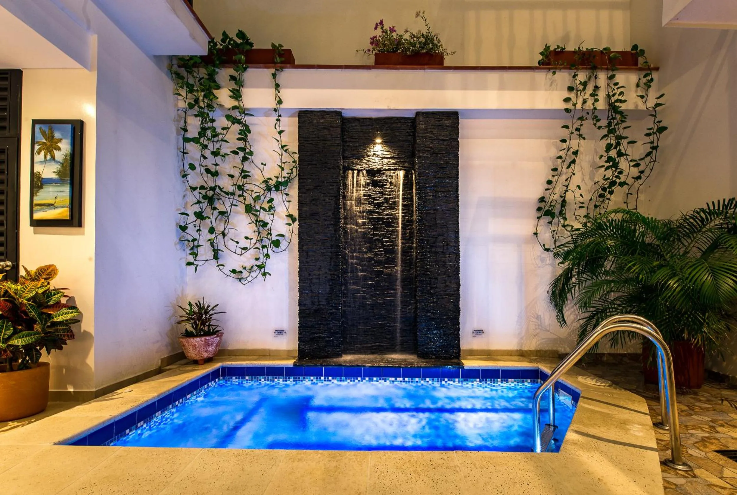 Swimming pool in Hotel Boutique Marbore