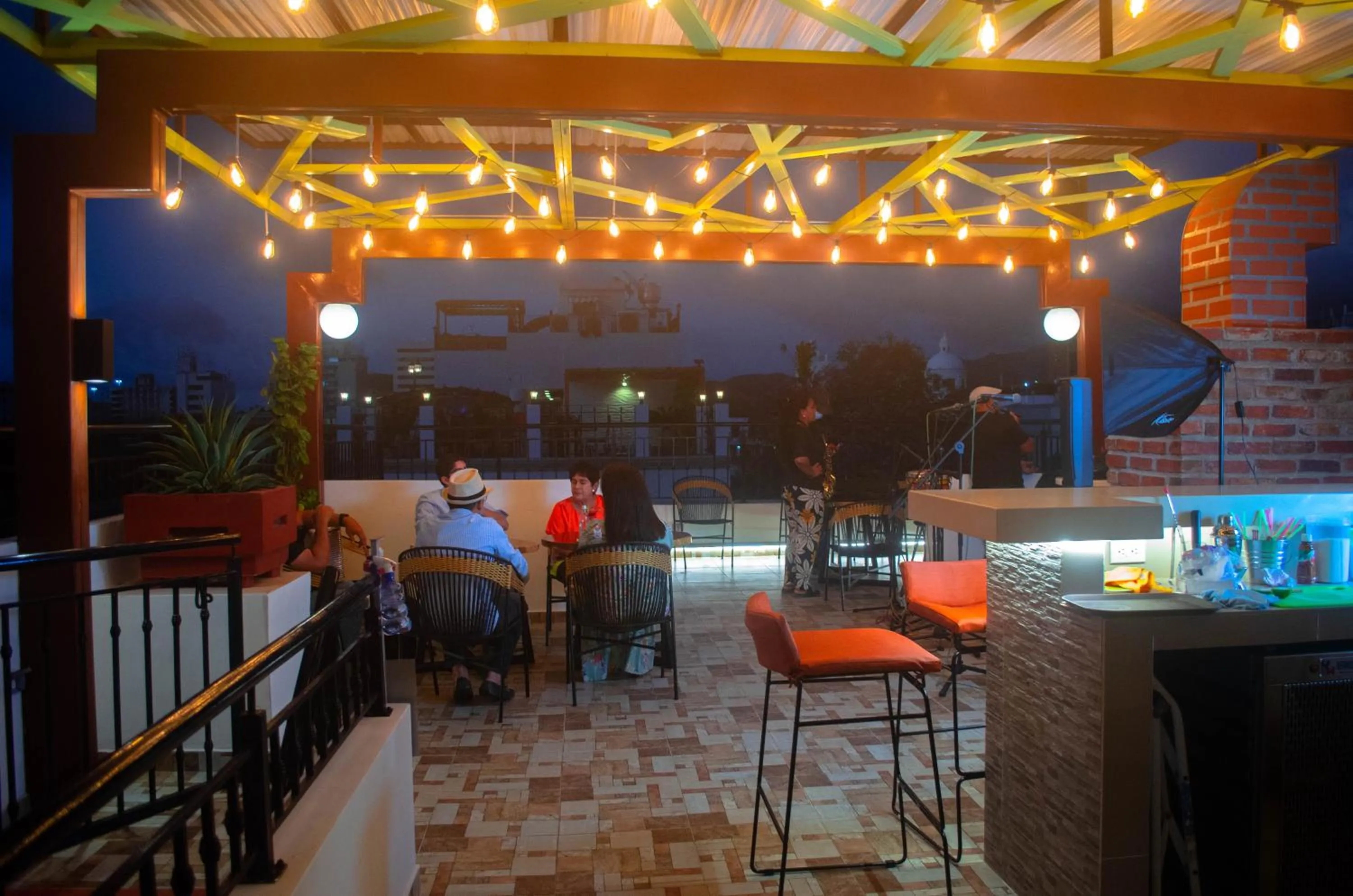 Night in Hotel Boutique Marbore