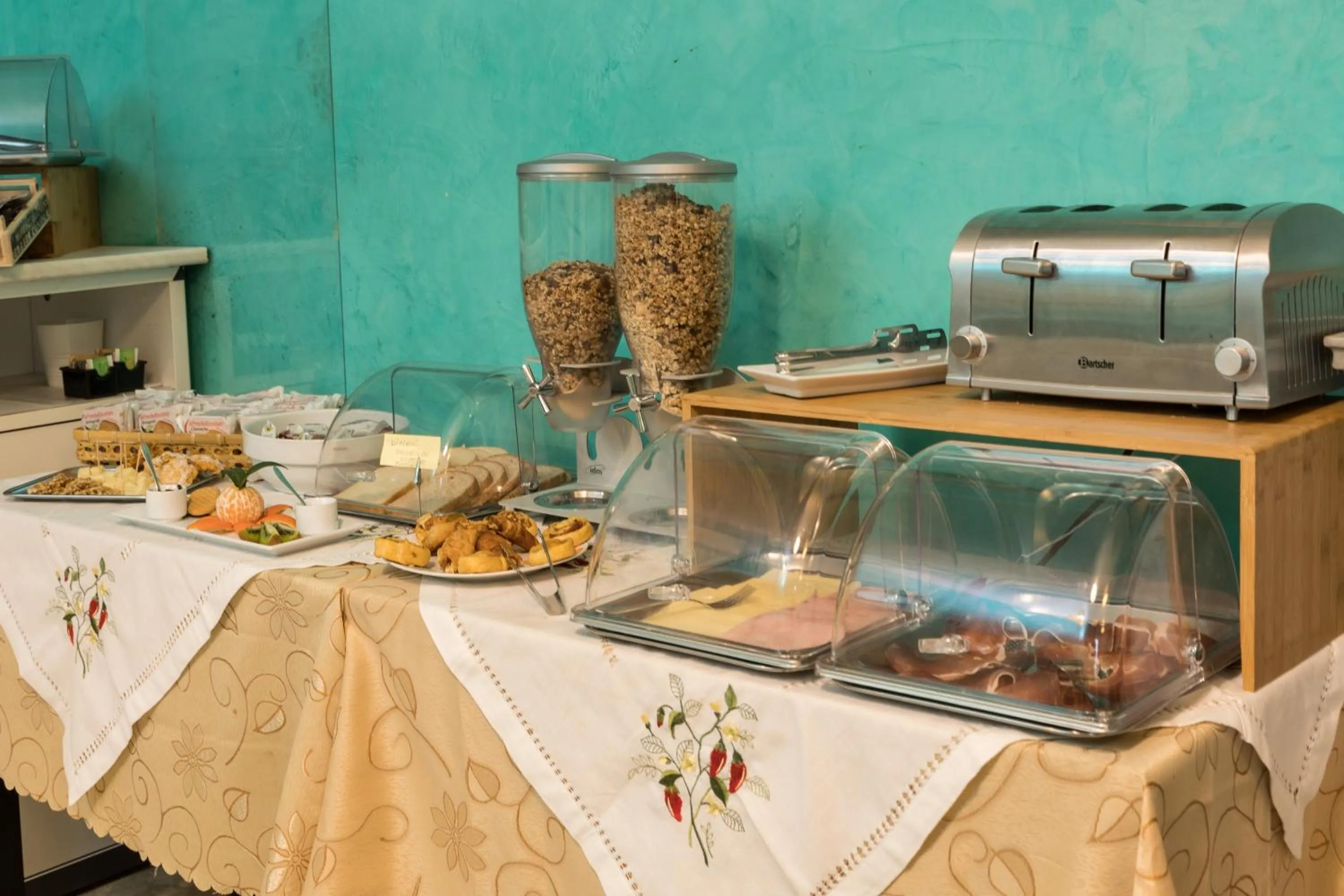 Buffet breakfast in Locanda dei Fiori