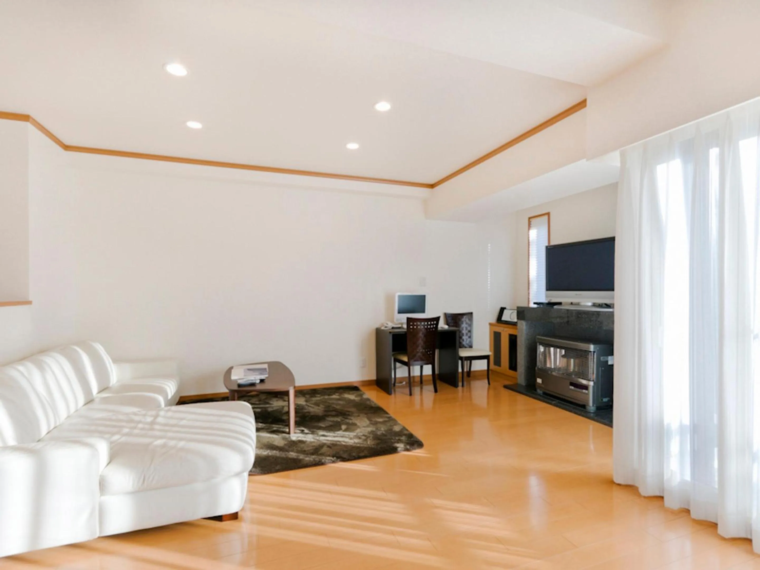 Photo of the whole room in Mountainside Palace