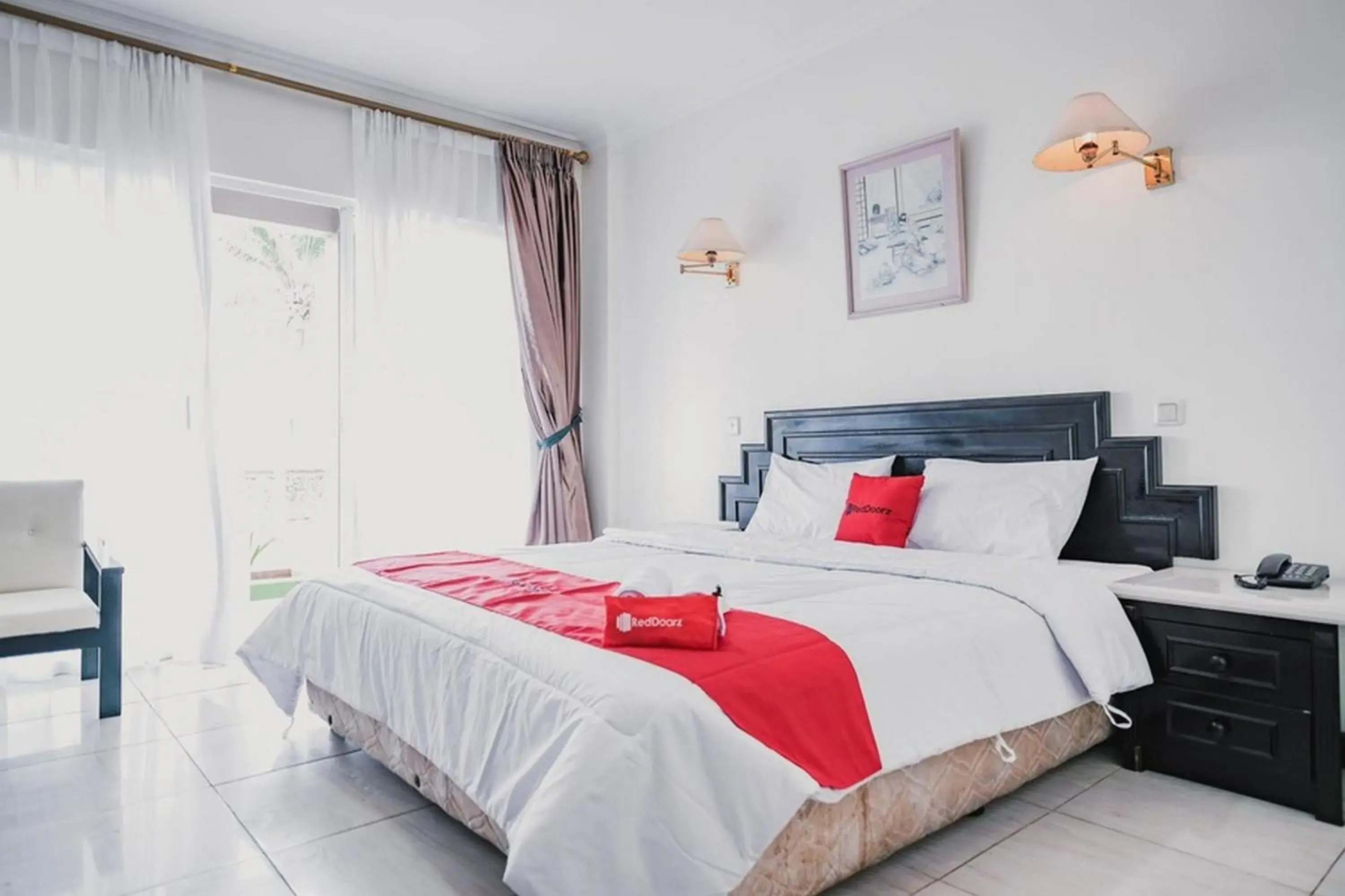 Double Room in RedDoorz Plus near Pelabuhan Merak Double Room in RedDoorz Plus near Pelabuhan Merak