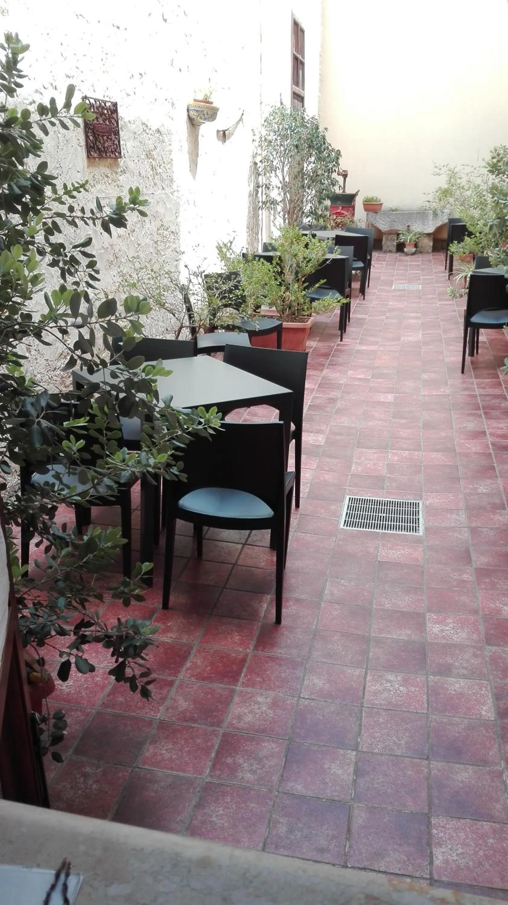 Patio in Aziyz Camere