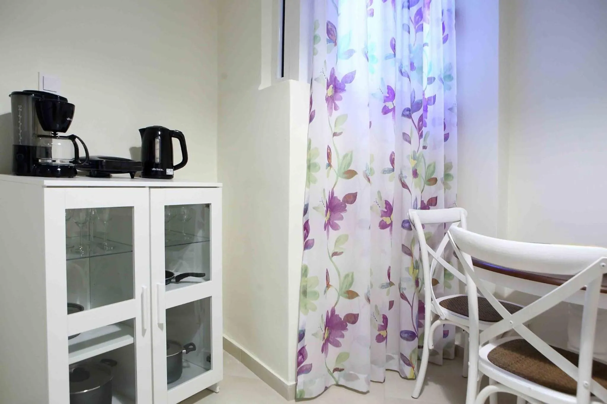 Coffee/tea facilities in Best House, Anakreontos, Perivolaki, Nikaia, P...